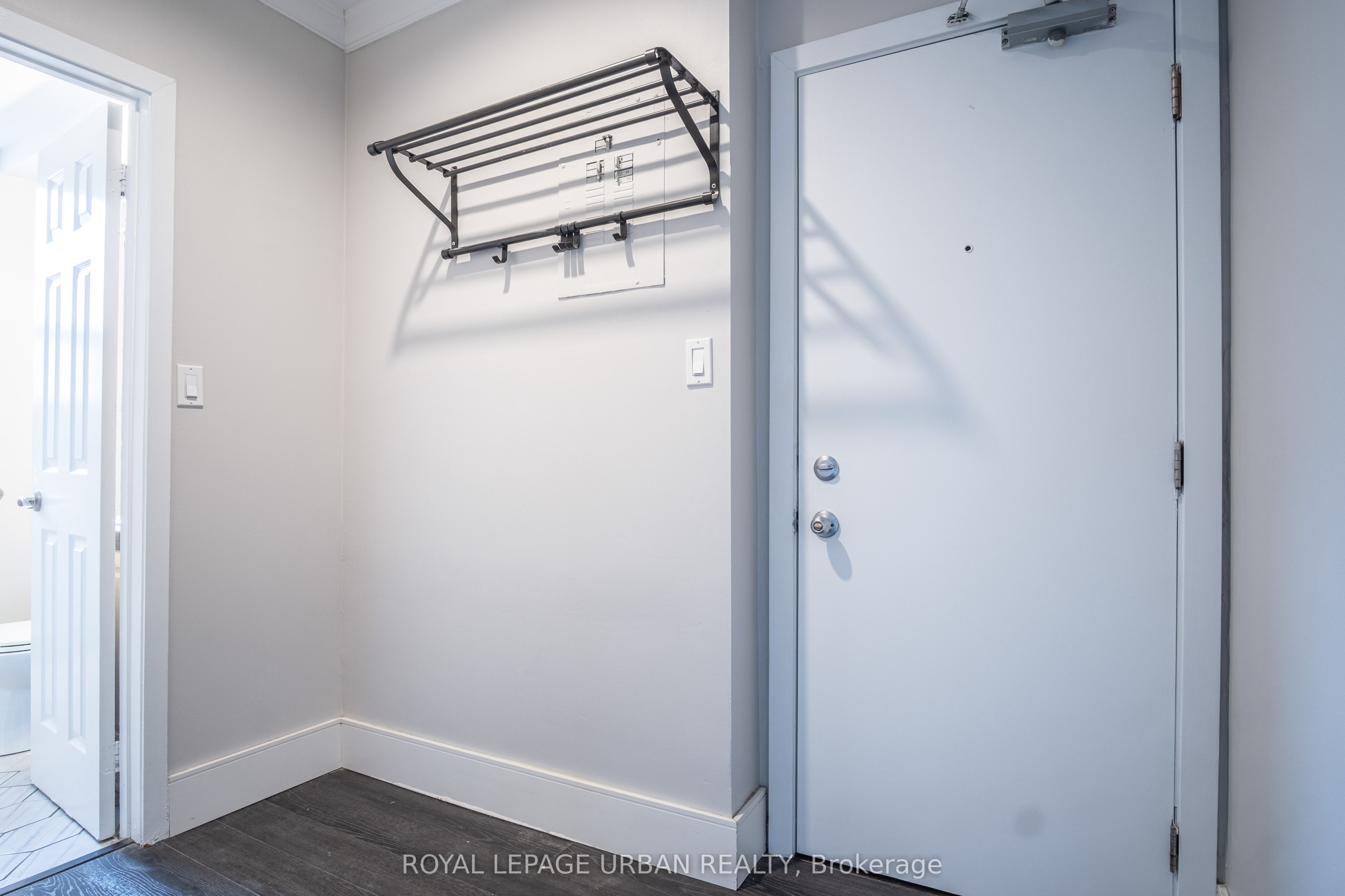 636 Danforth Avenue 2 Property Photo 14