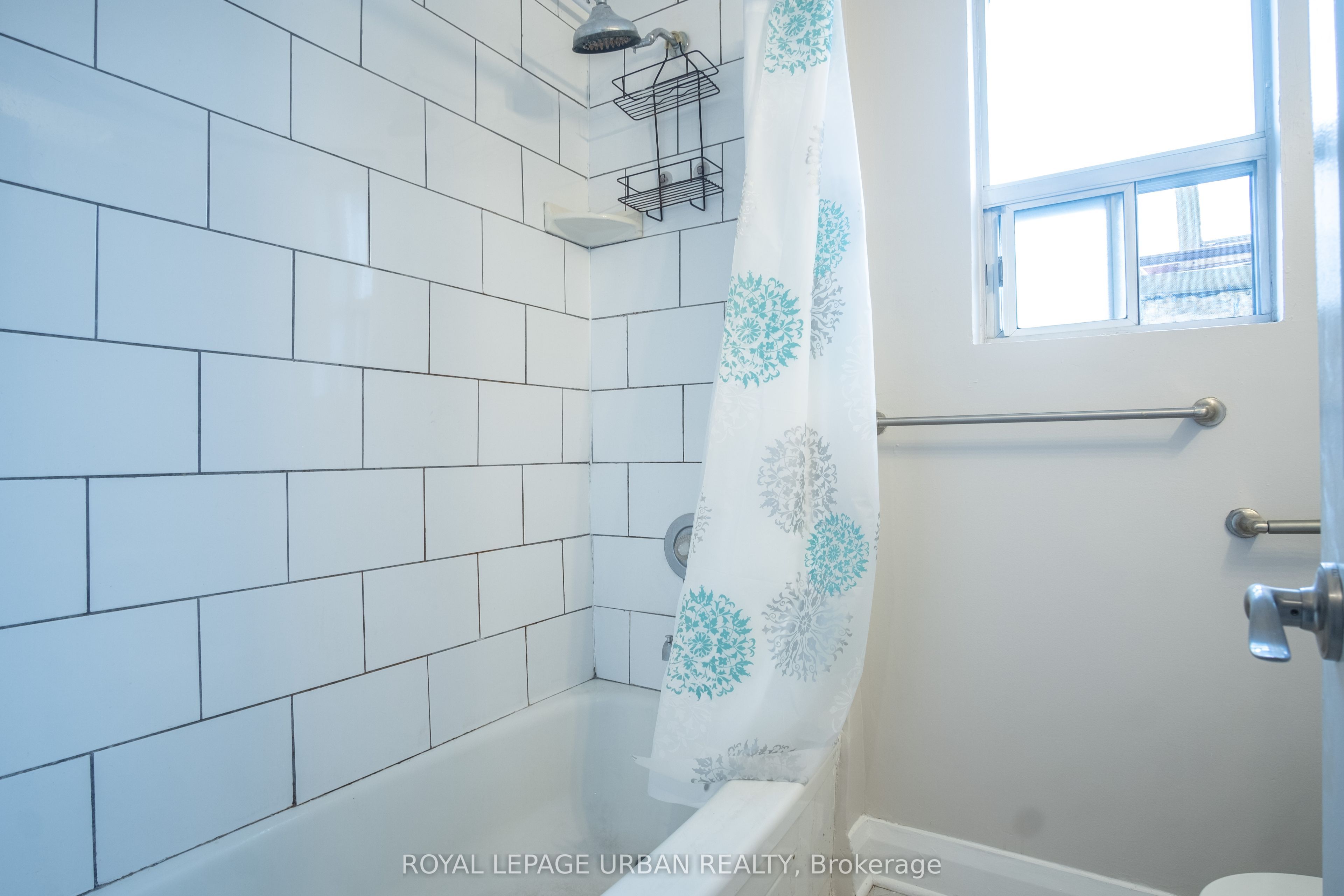 636 Danforth Avenue 2 Property Photo 17