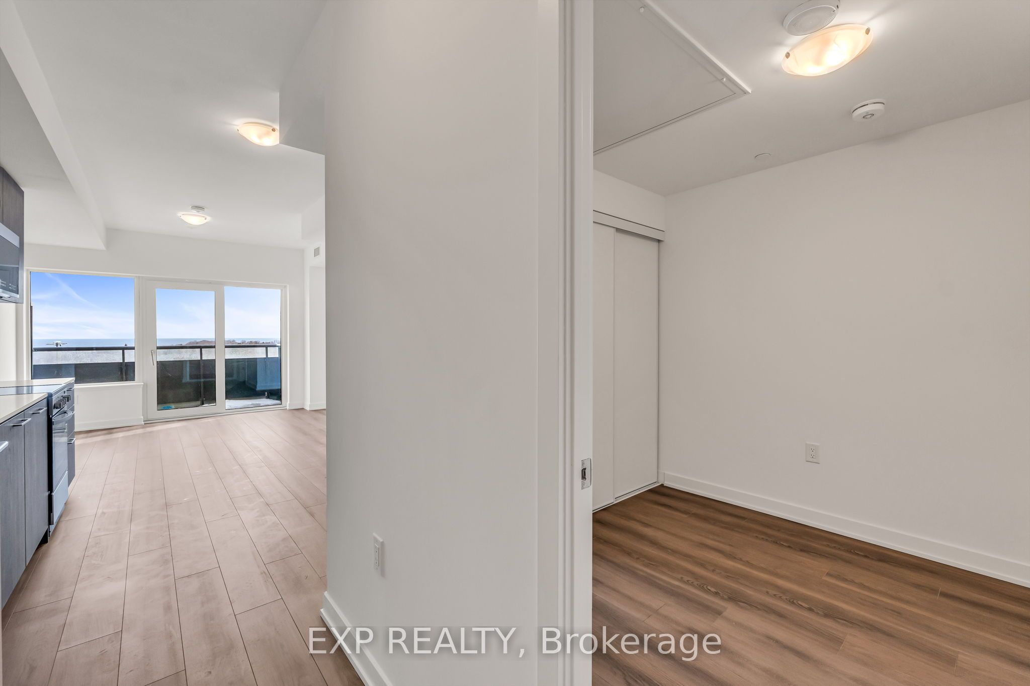 7437 Kingston Road 908b Property Photo 2