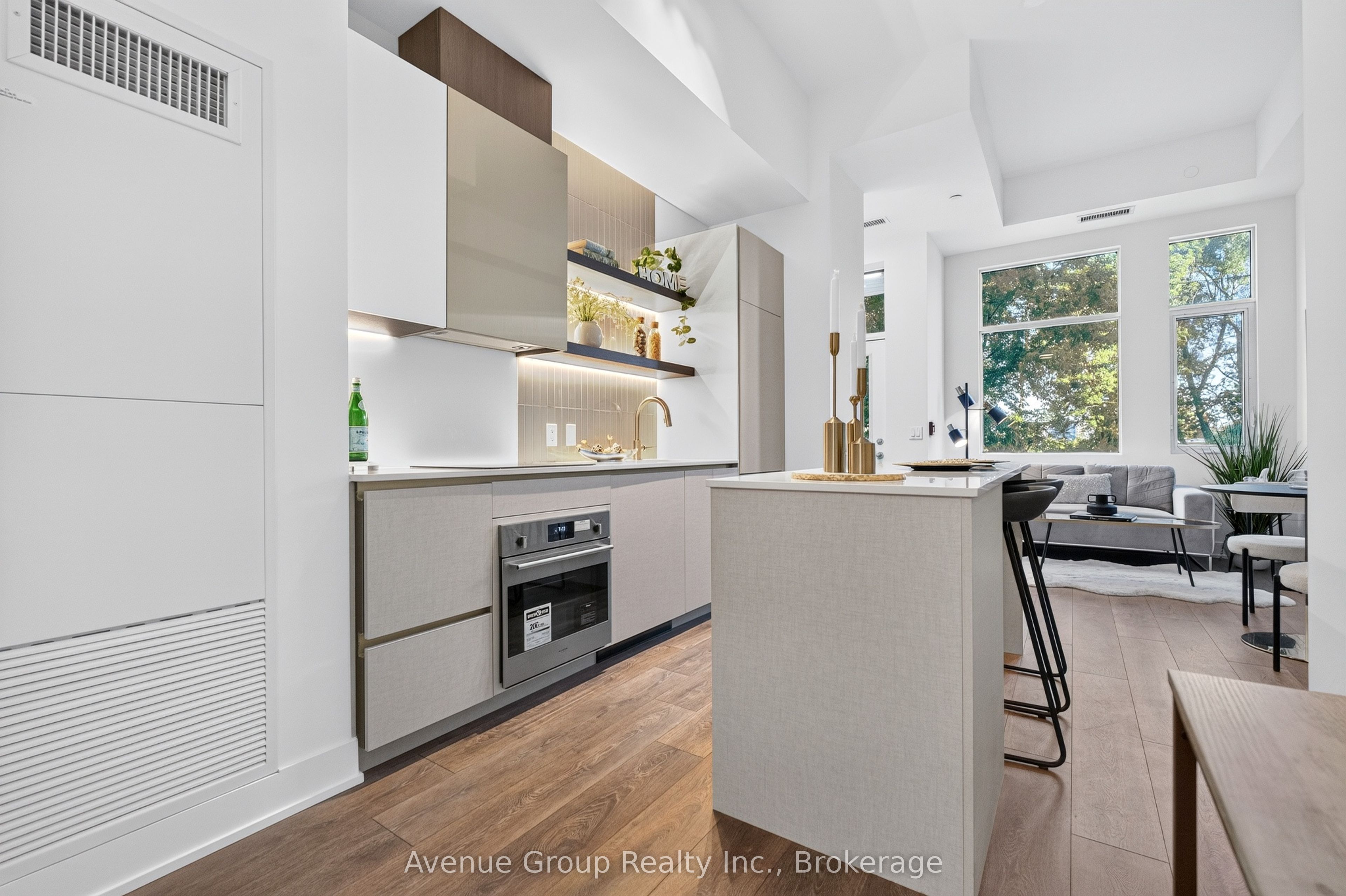 1285 Queen Street E Th58 Property Photo 4