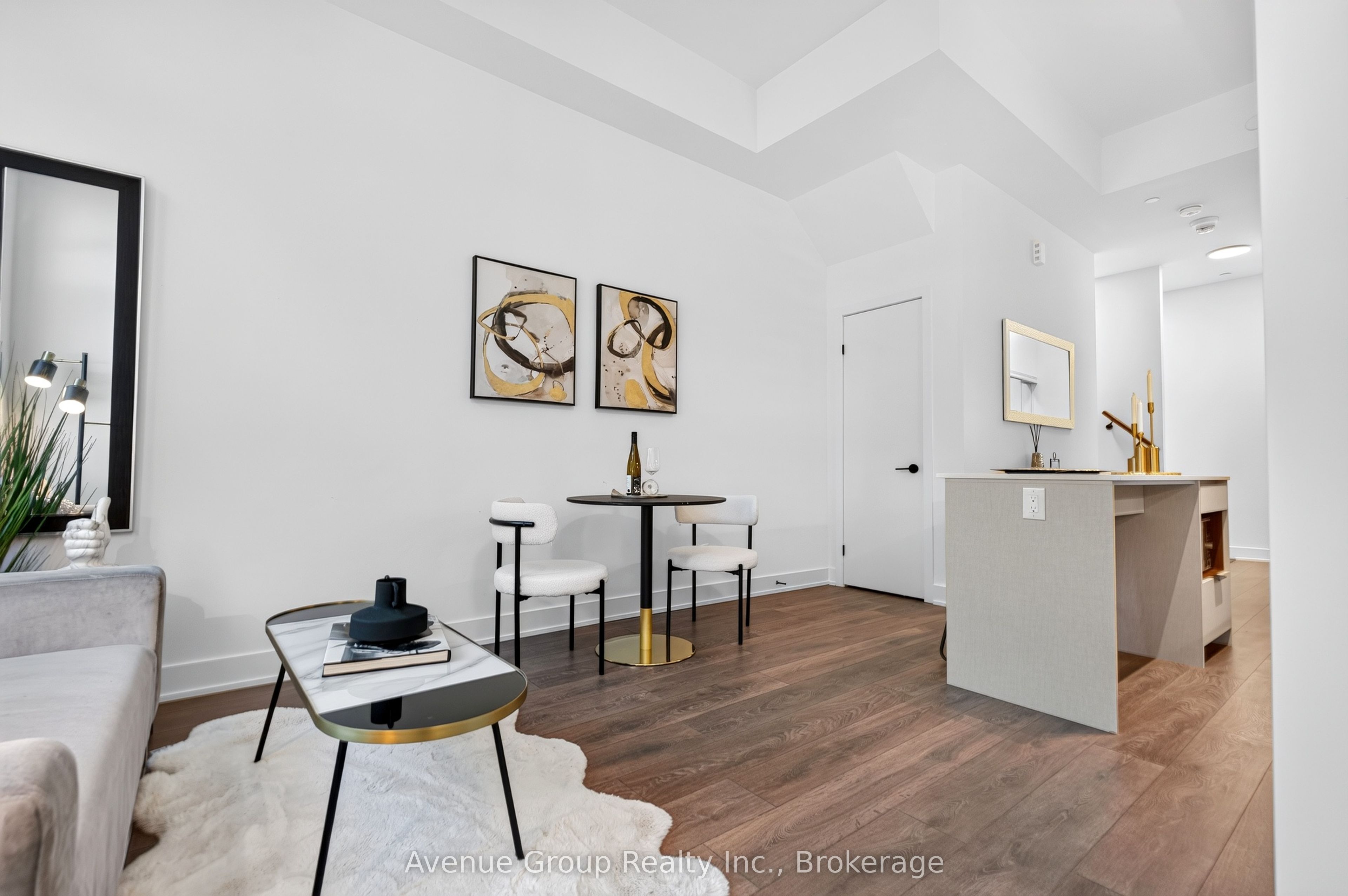 1285 Queen Street E Th58 Property Photo 7