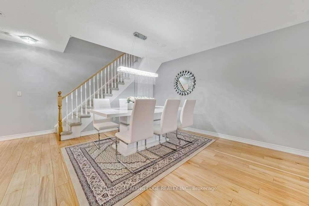 25 Mondeo Drive Property Photo 5
