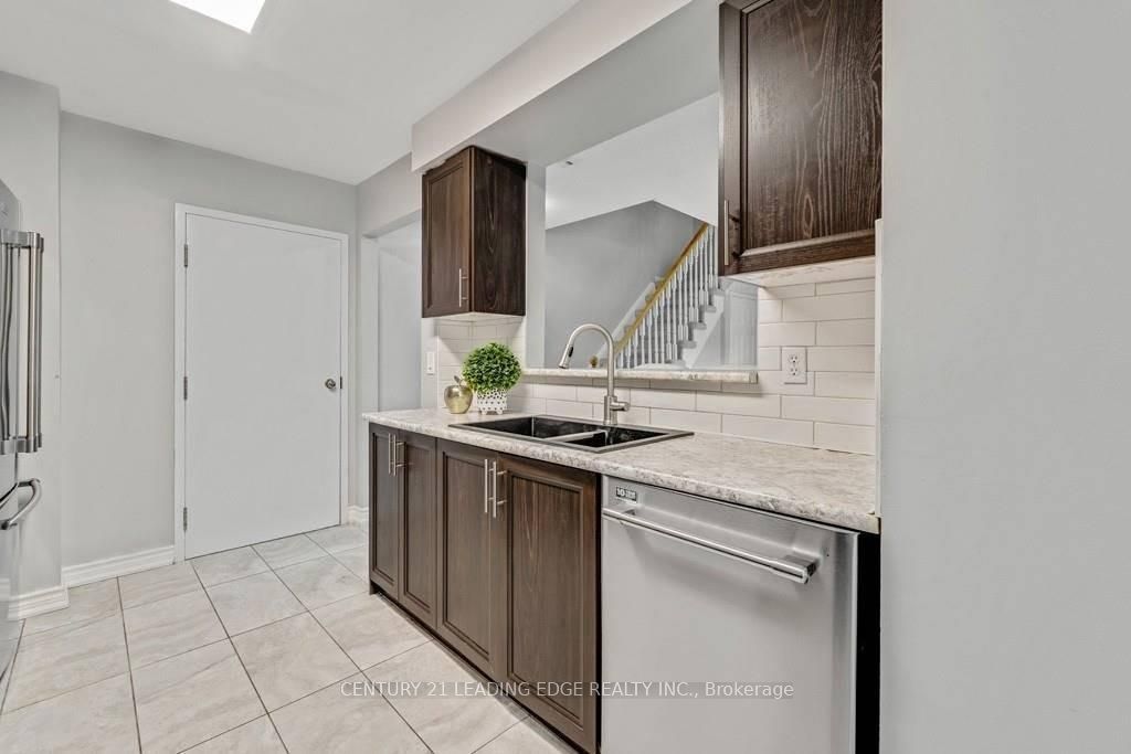 25 Mondeo Drive Property Photo 12
