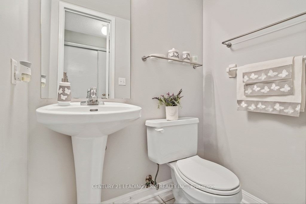 25 Mondeo Drive Property Photo 14