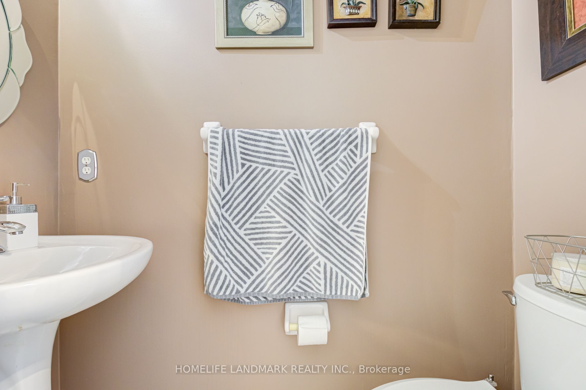 111 Knowles Drive Property Photo 18
