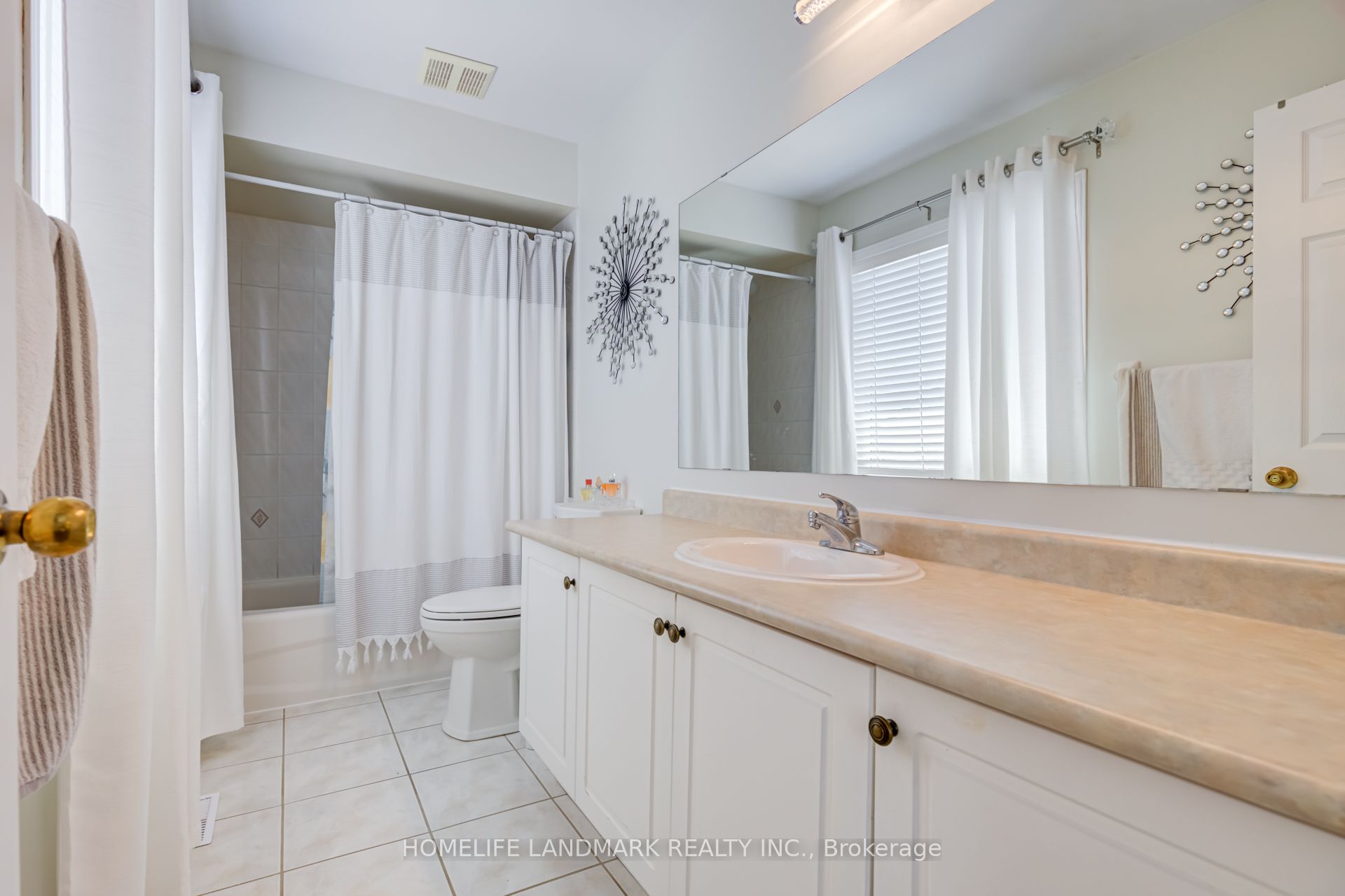 111 Knowles Drive Property Photo 23