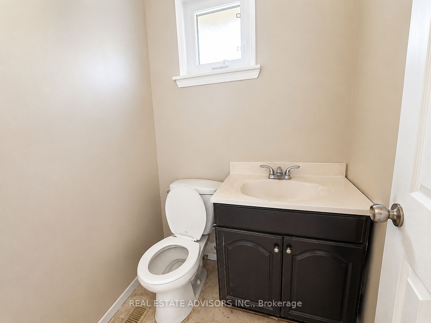 238 Braymore Boulevard Property Photo 5