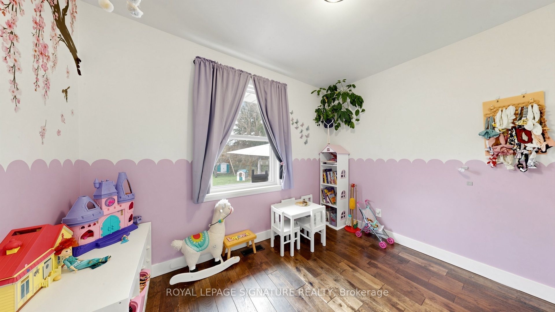 33 Neapolitan Drive Property Photo 17