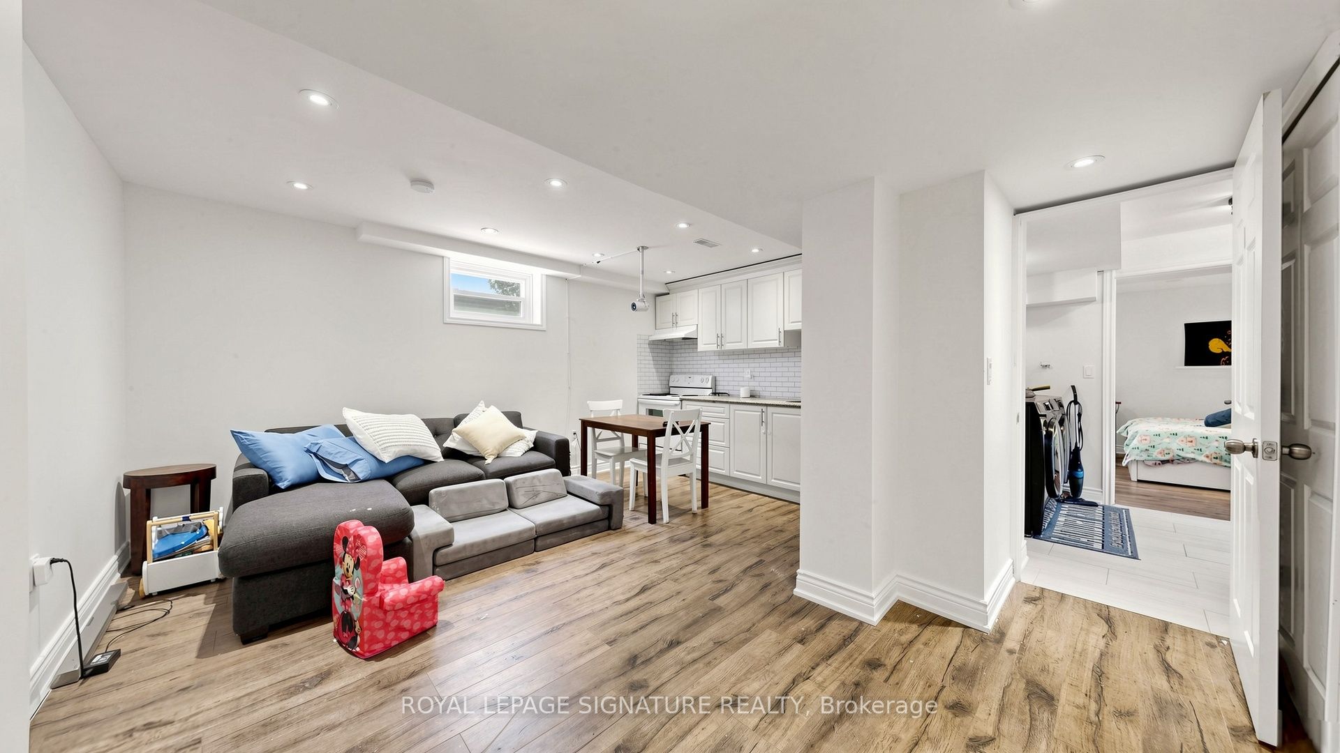 33 Neapolitan Drive Property Photo 25