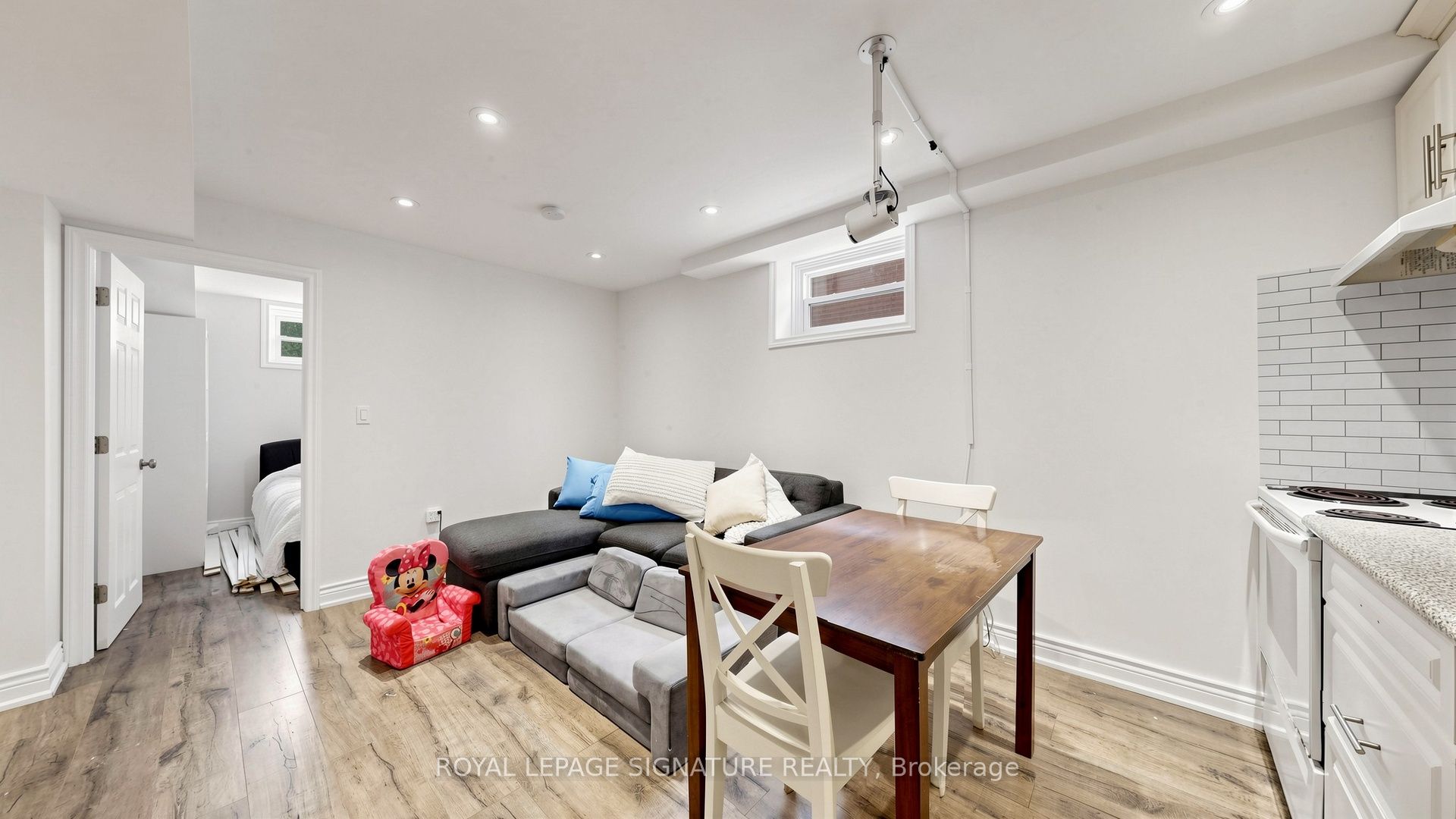 33 Neapolitan Drive Property Photo 29