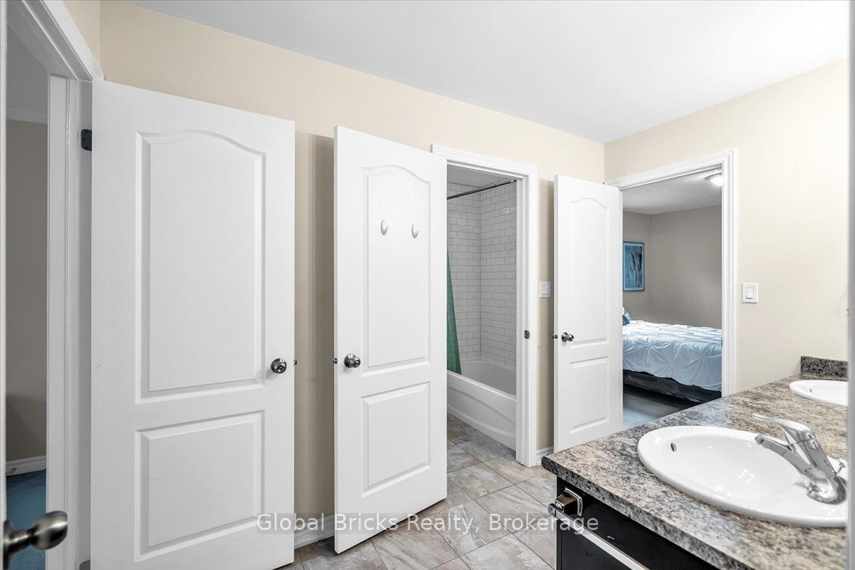 47 Holyrod Drive Property Photo 34
