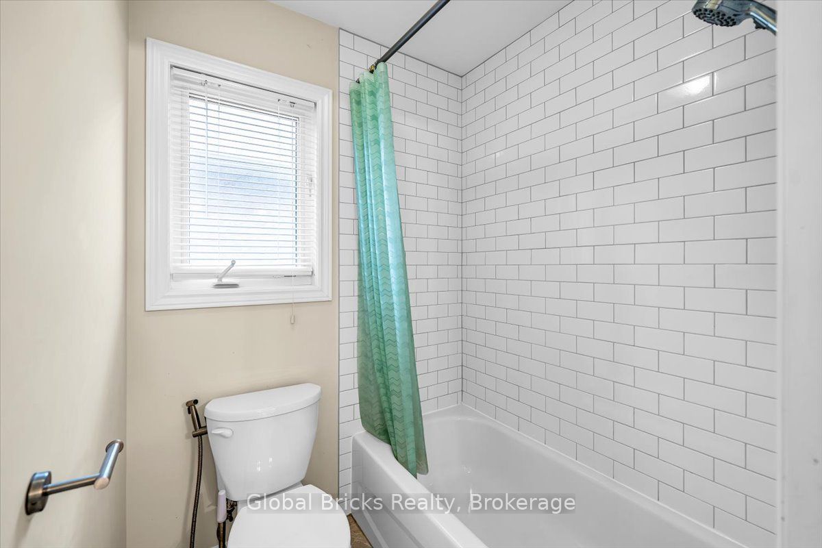 47 Holyrod Drive Property Photo 35
