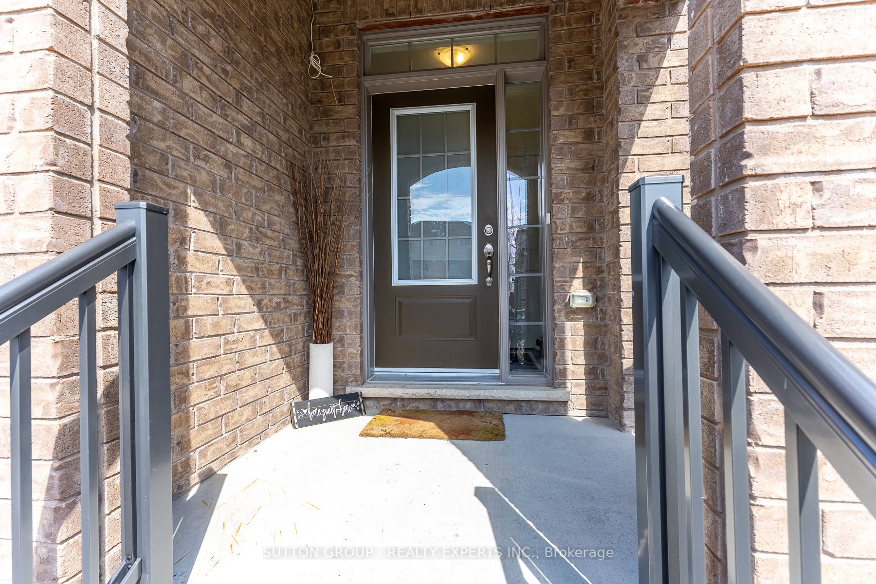 130 Ice Palace Crescent Property Photo 3