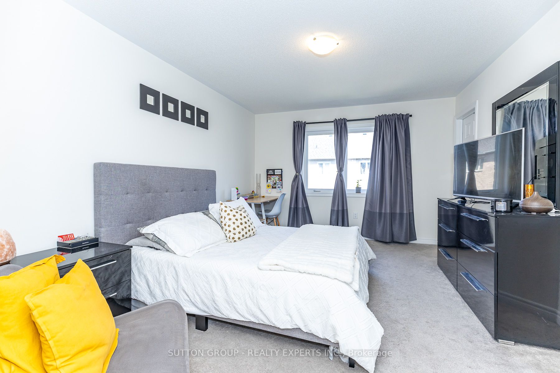 130 Ice Palace Crescent Property Photo 35