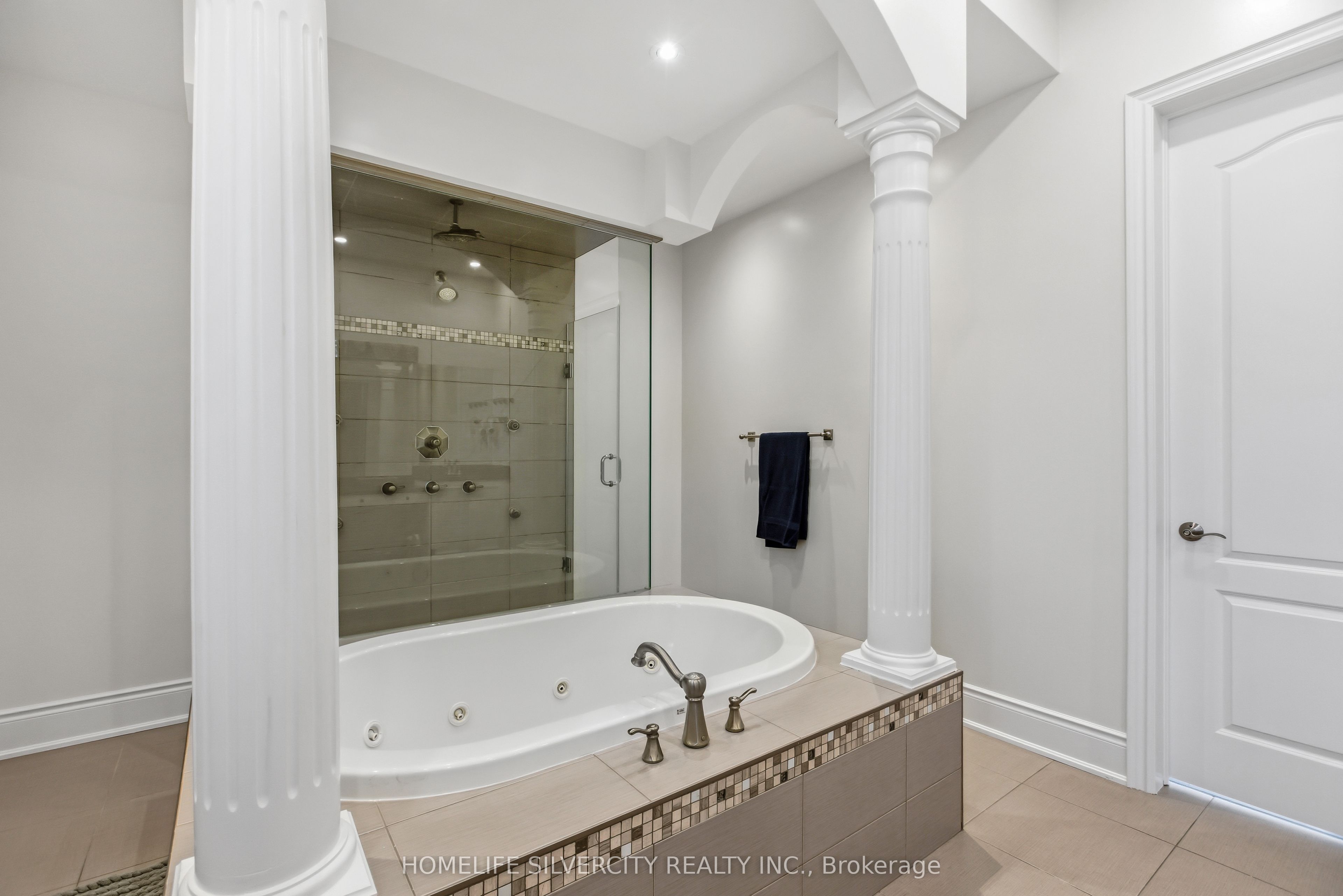 492 Rougemount Drive Property Photo 31