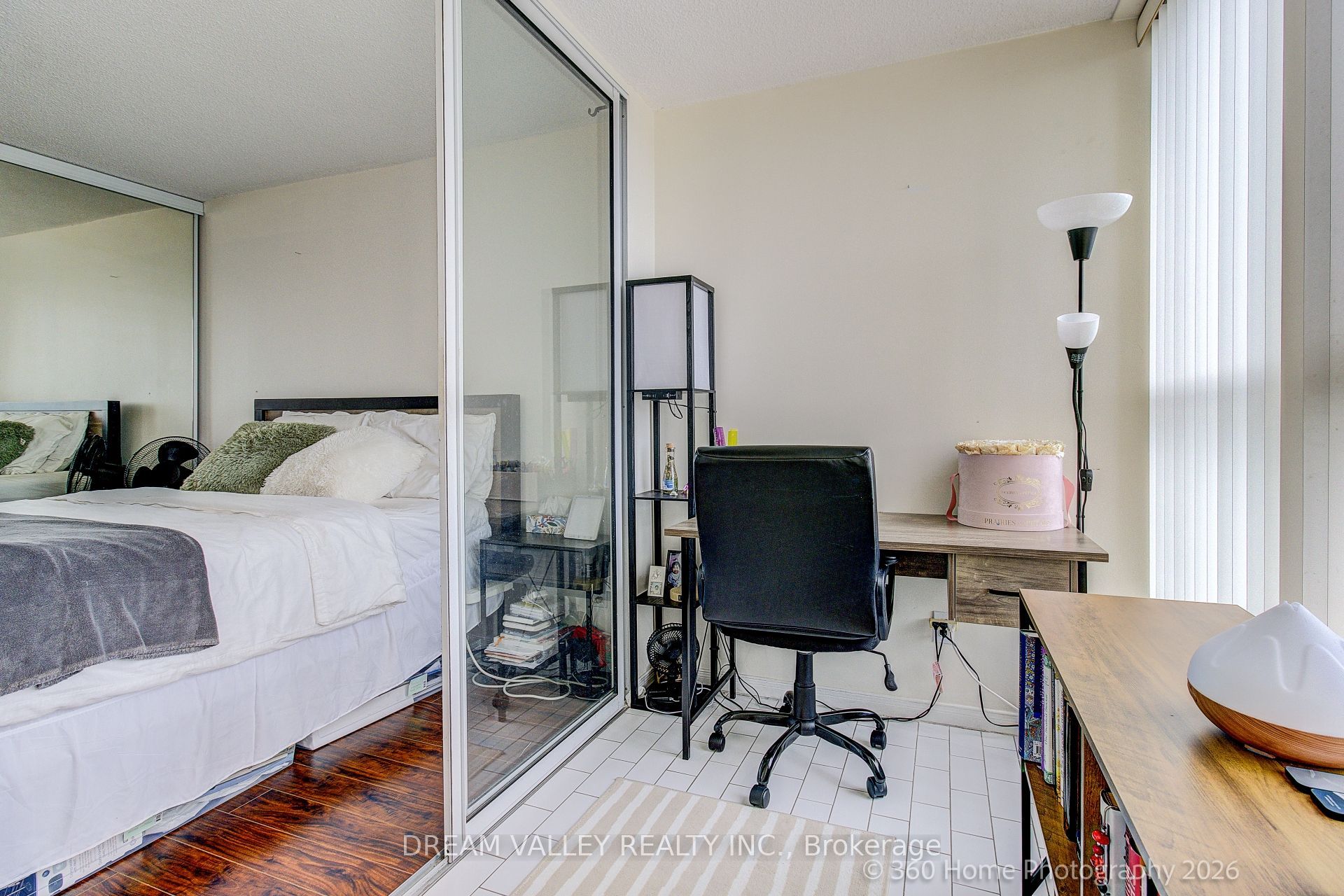 330 Mccowan Road 811 Property Photo 18