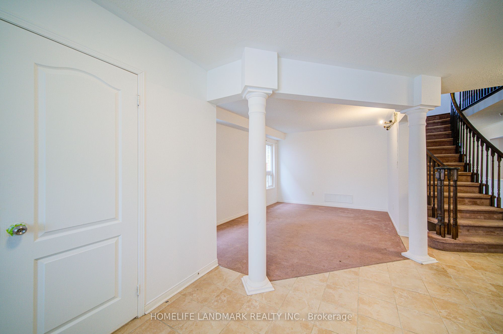 1842 Esterbrook Drive Property Photo 2