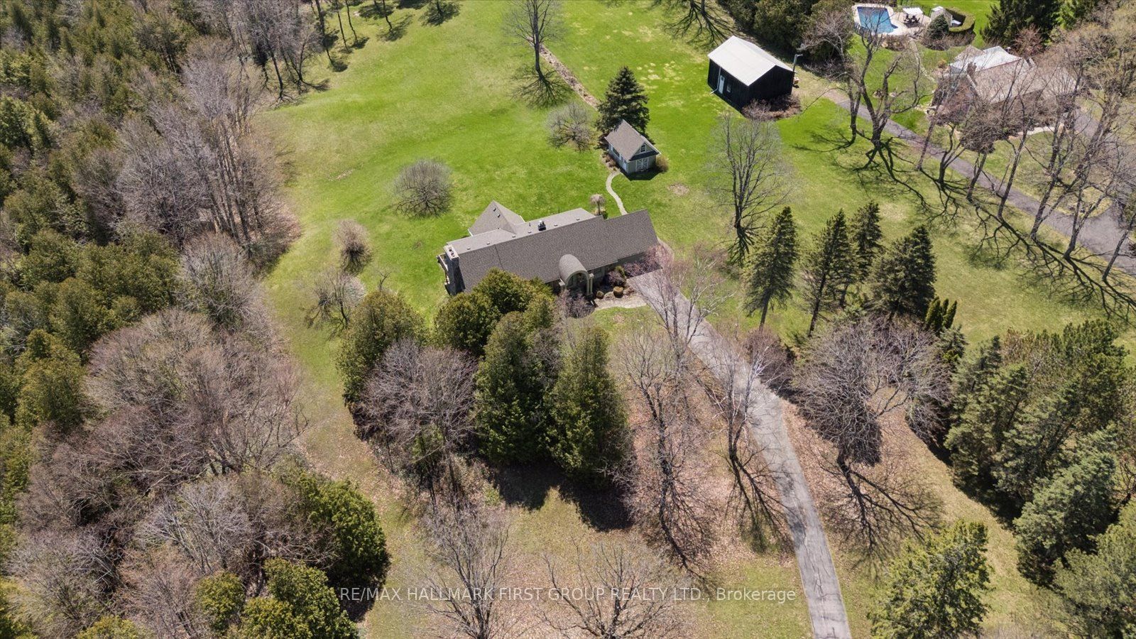 525 Myrtle Road W Property Photo 3