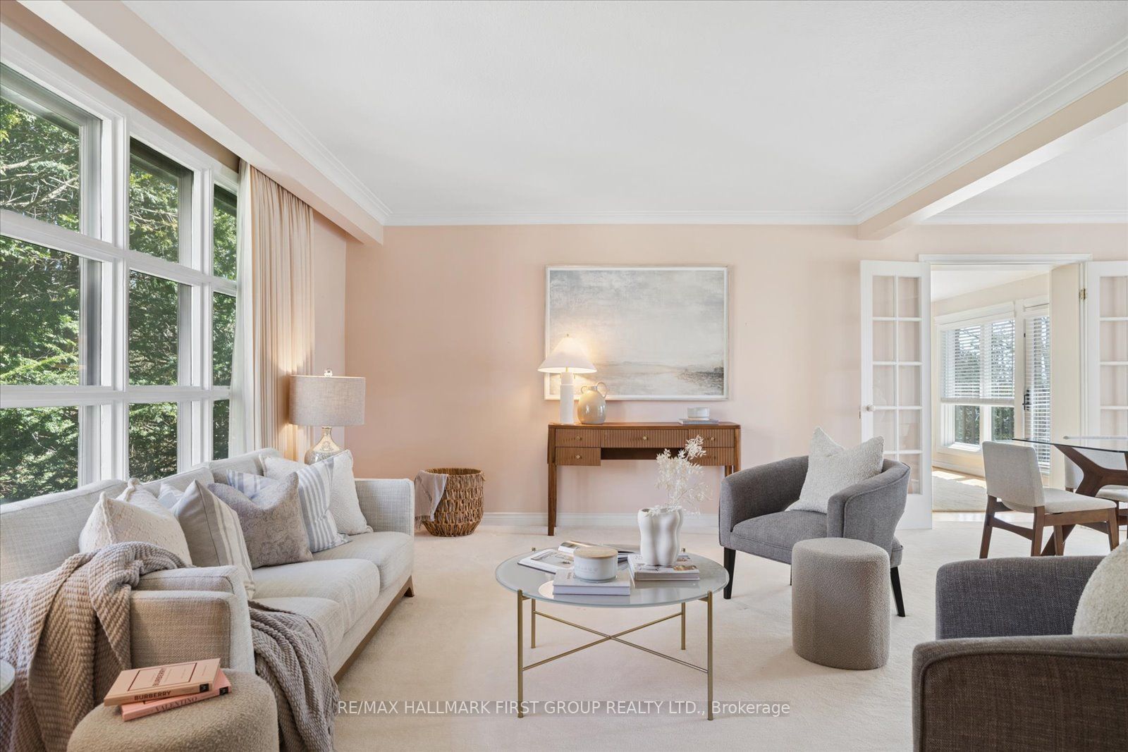 525 Myrtle Road W Property Photo 6