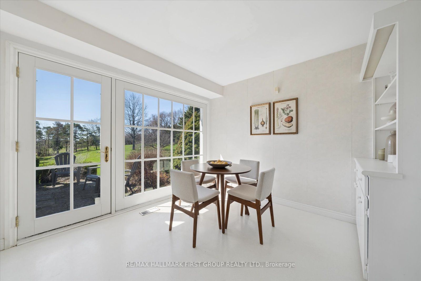 525 Myrtle Road W Property Photo 17