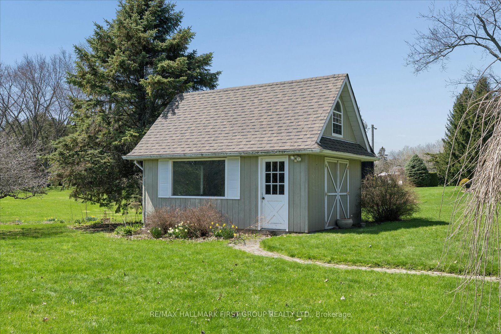 525 Myrtle Road W Property Photo 44