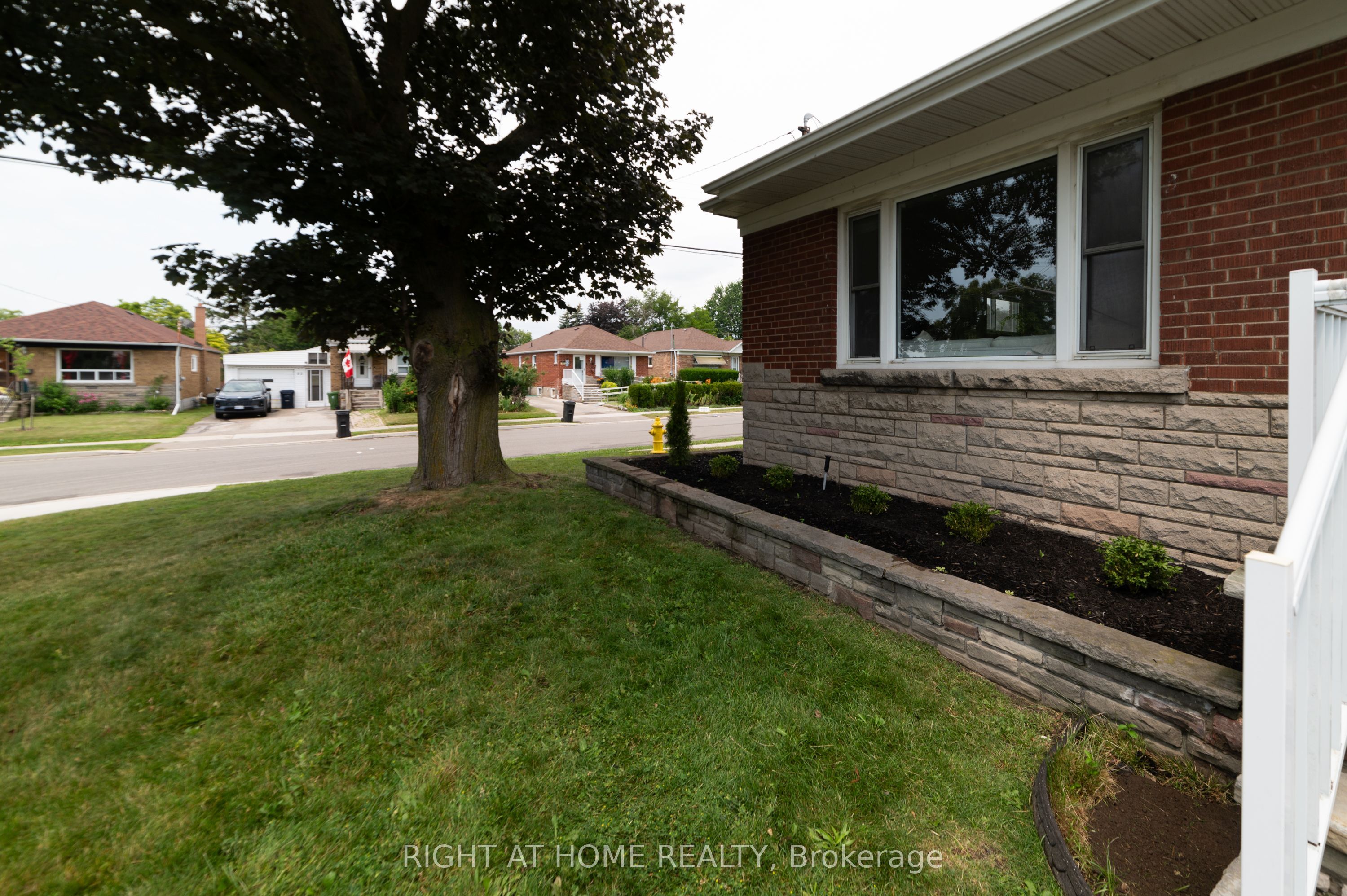 2 Midholm Drive Property Photo 4