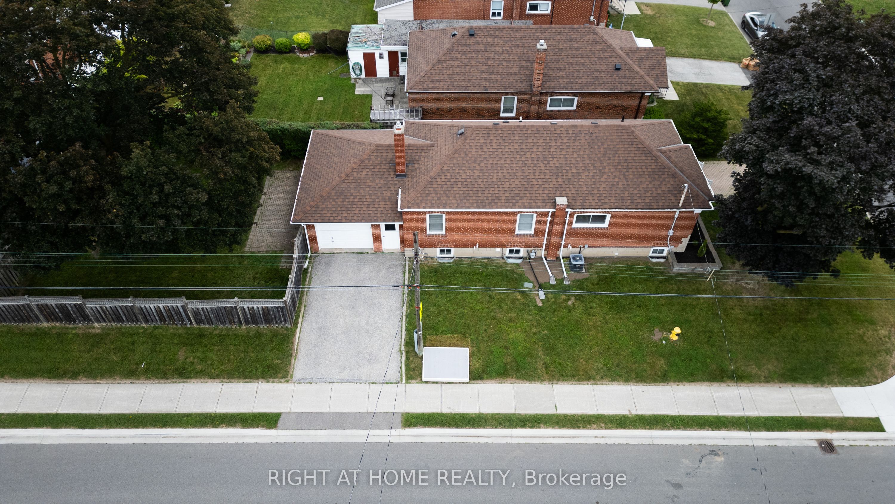 2 Midholm Drive Property Photo 6