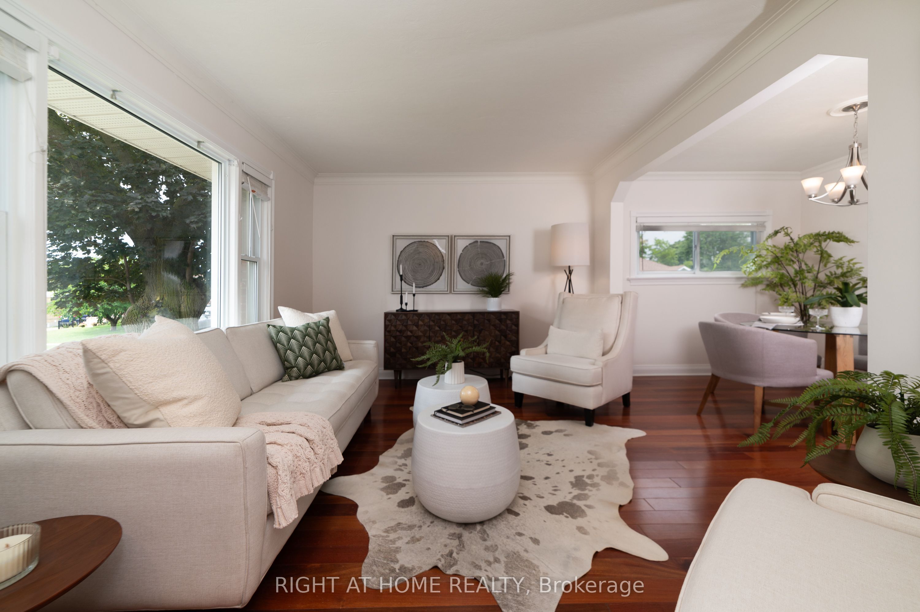 2 Midholm Drive Property Photo 7
