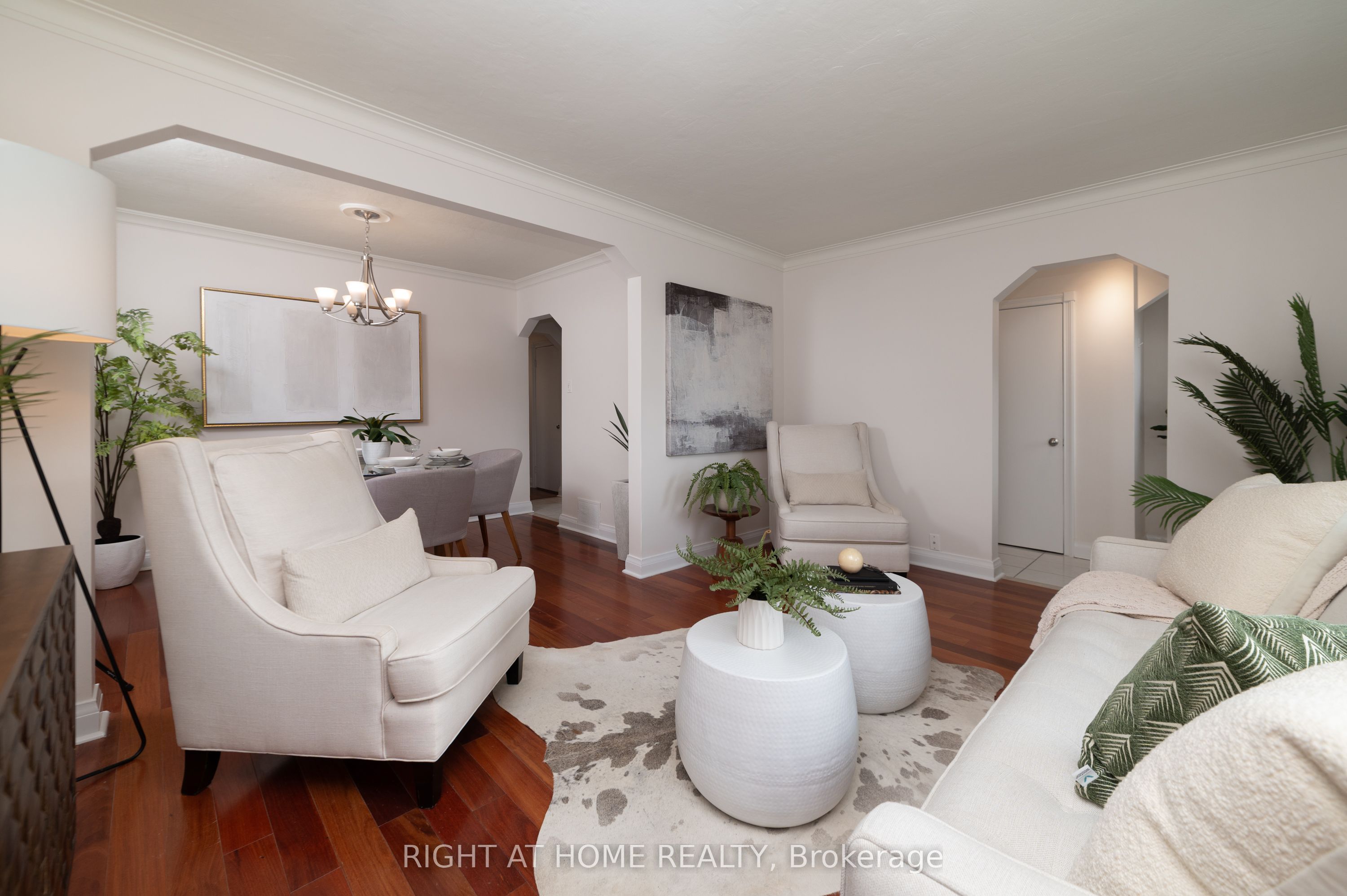 2 Midholm Drive Property Photo 8