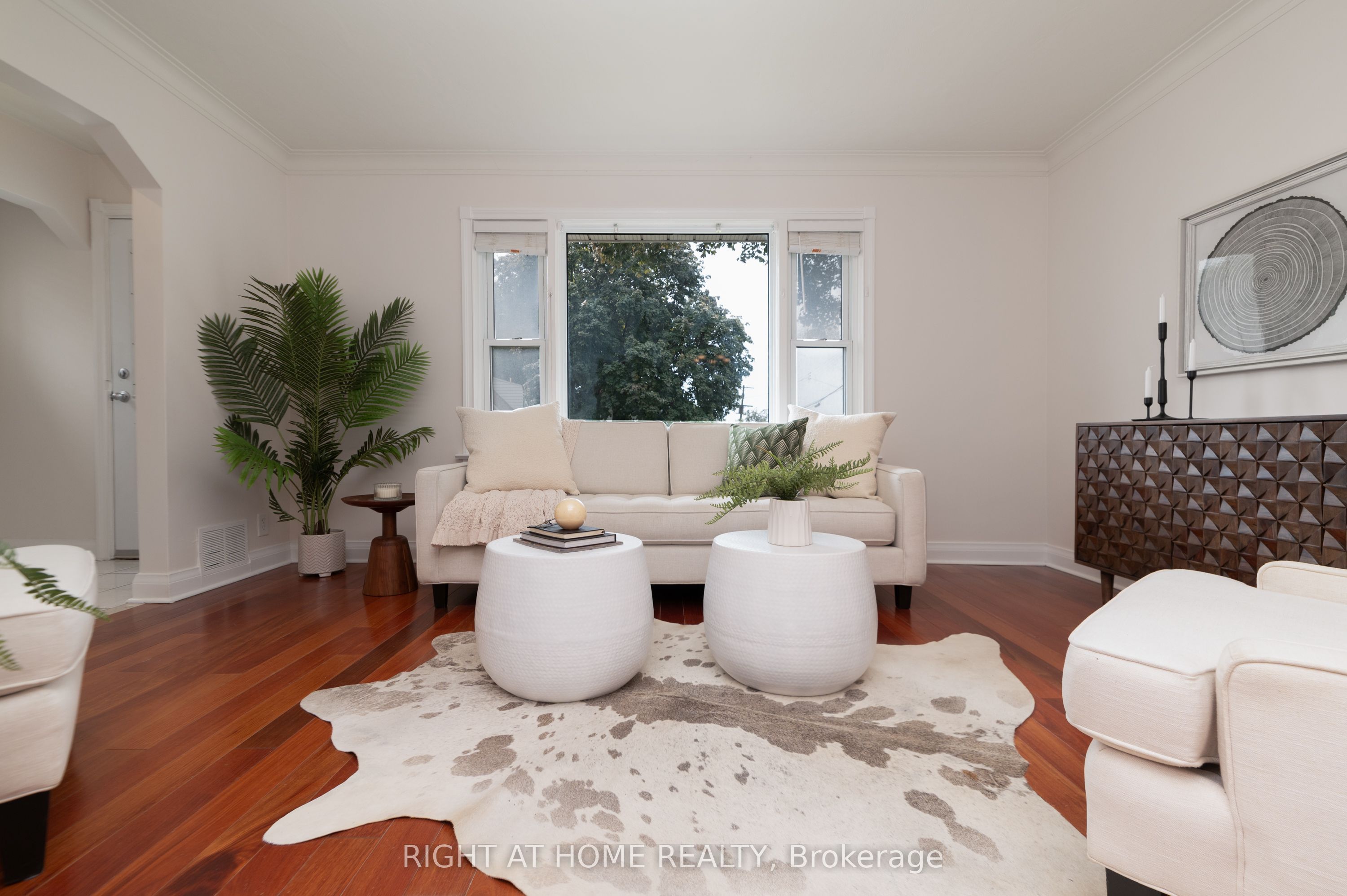 2 Midholm Drive Property Photo 10