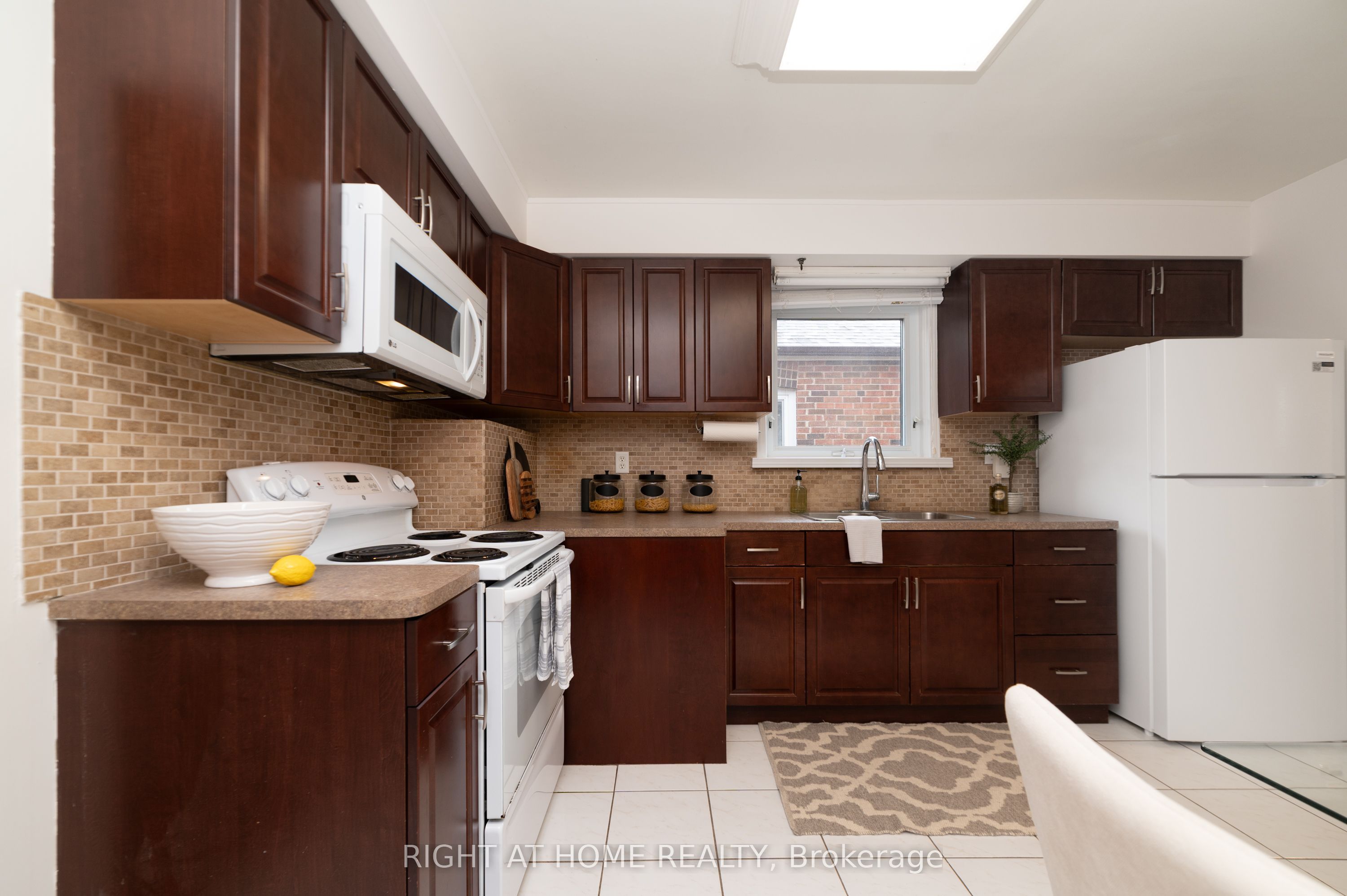 2 Midholm Drive Property Photo 16
