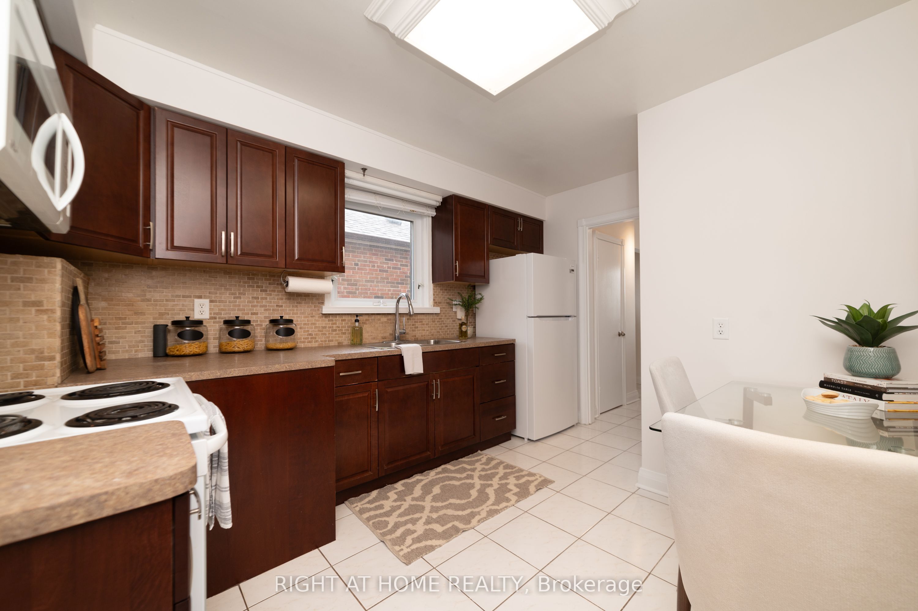 2 Midholm Drive Property Photo 17