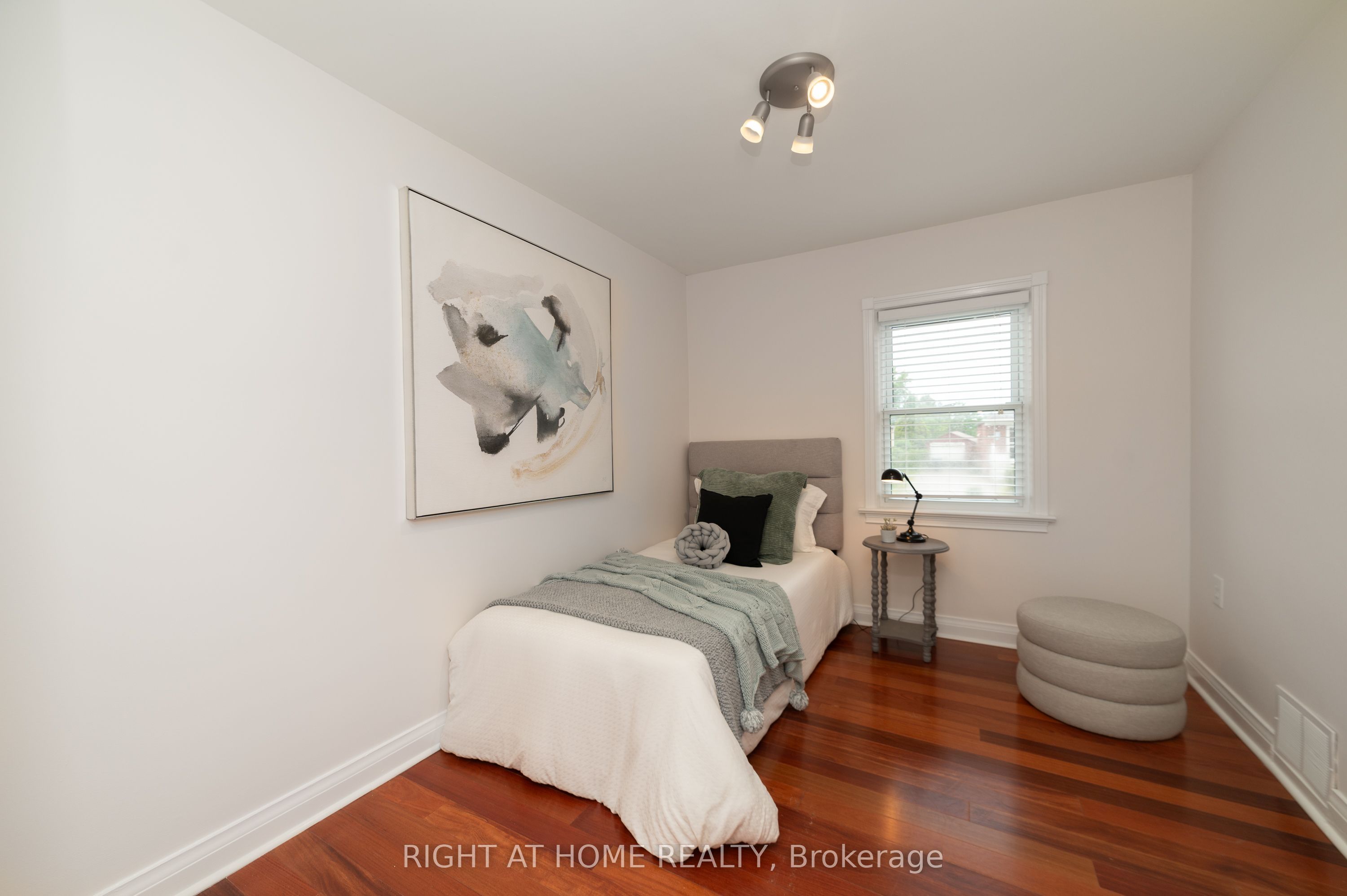 2 Midholm Drive Property Photo 22