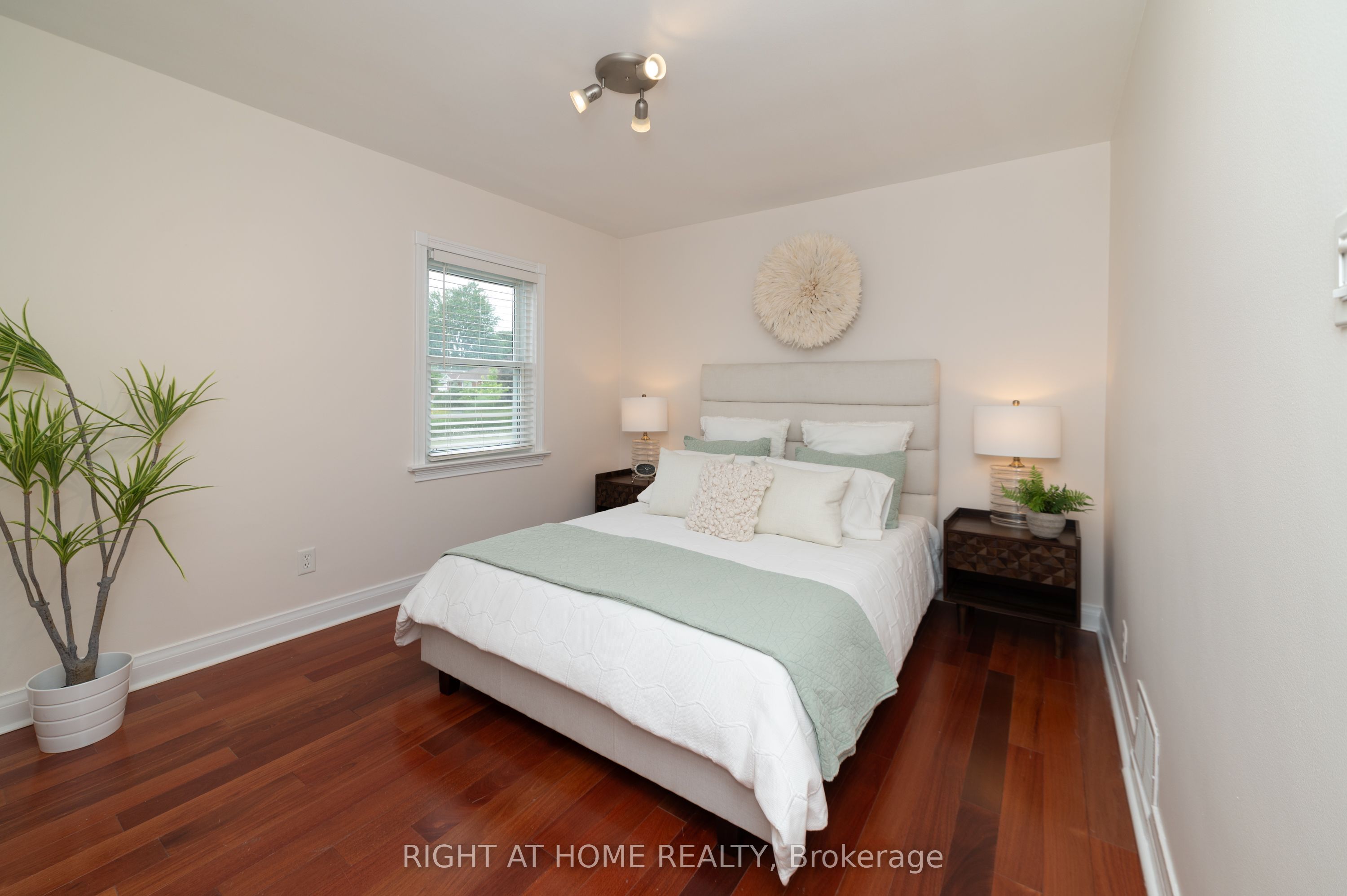 2 Midholm Drive Property Photo 24
