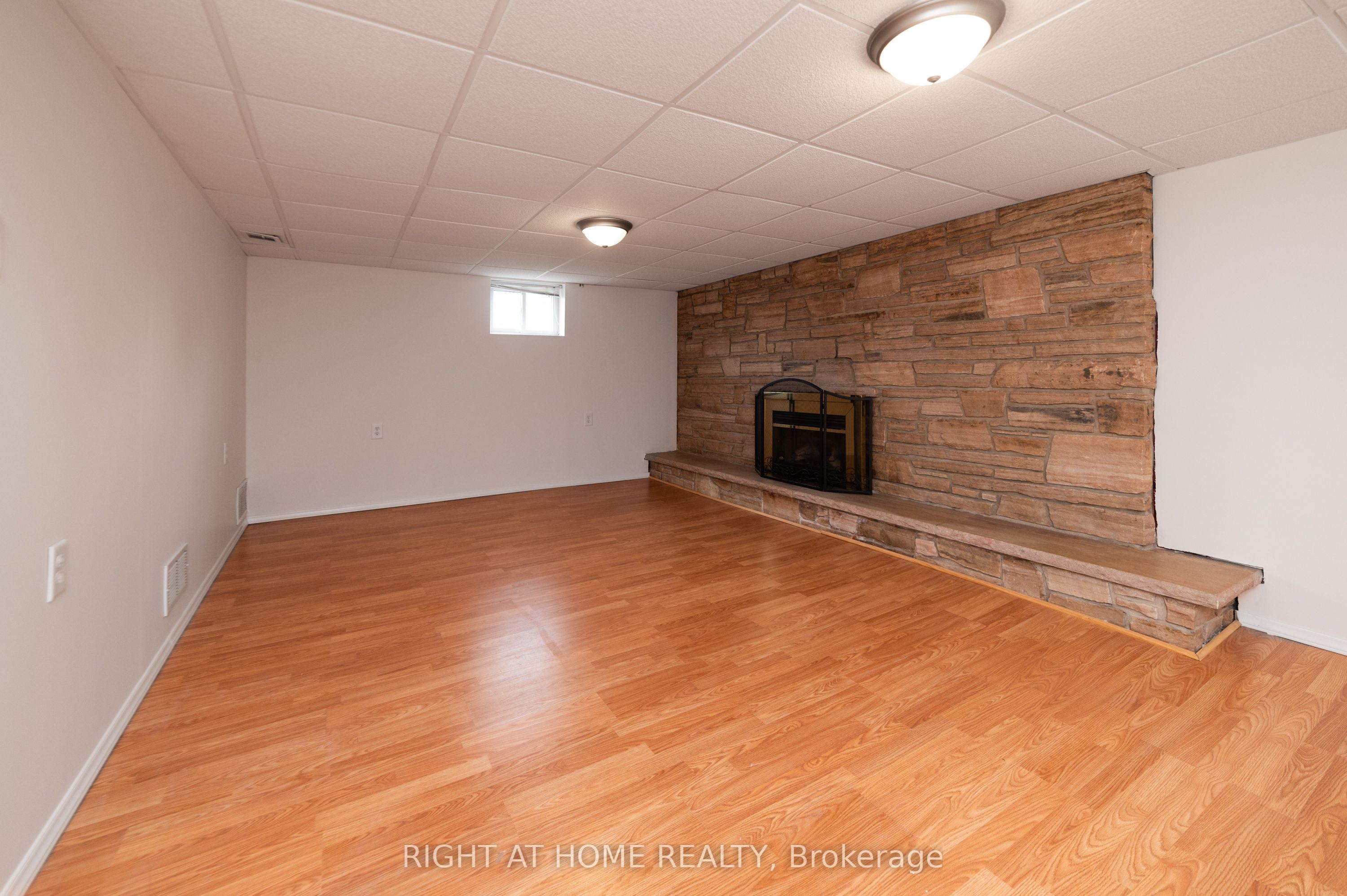 2 Midholm Drive Property Photo 31