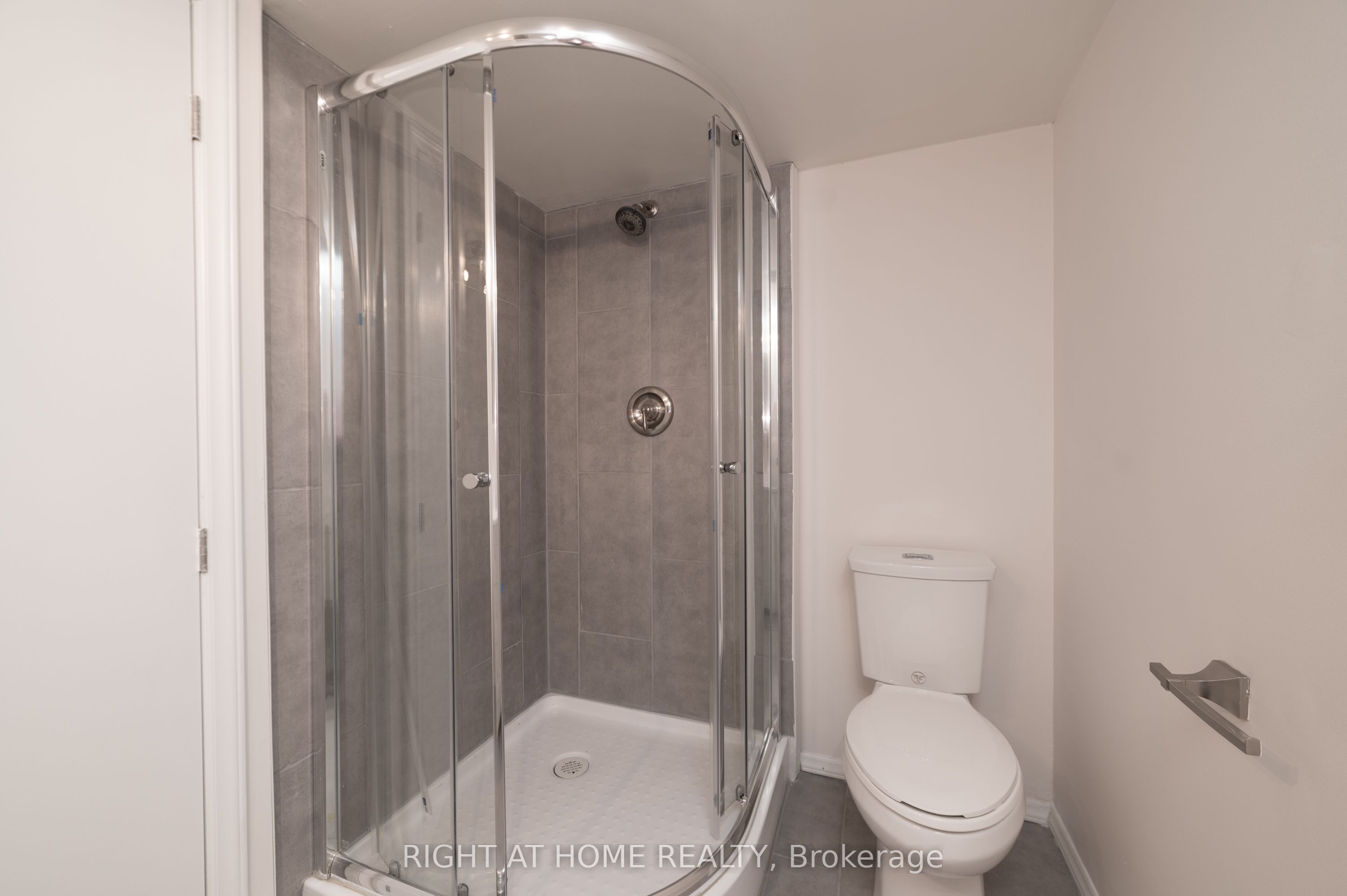 2 Midholm Drive Property Photo 32