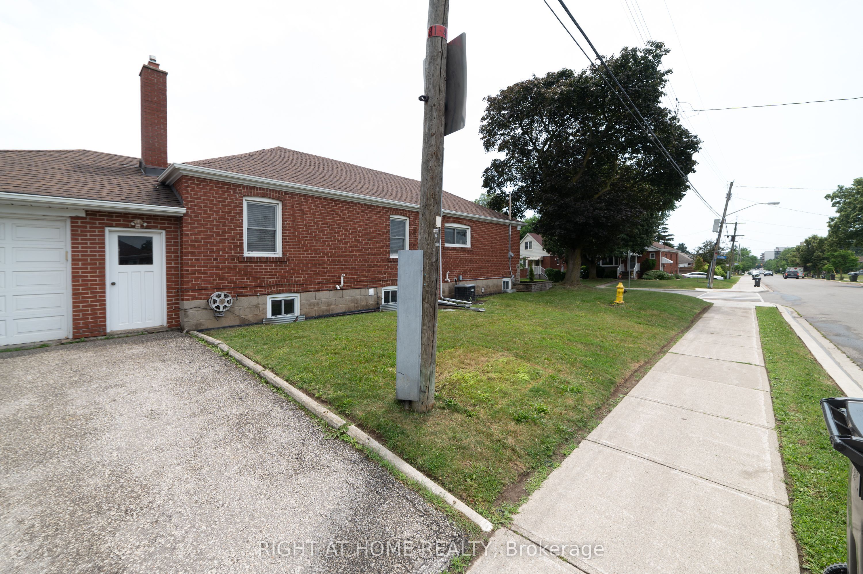 2 Midholm Drive Property Photo 39