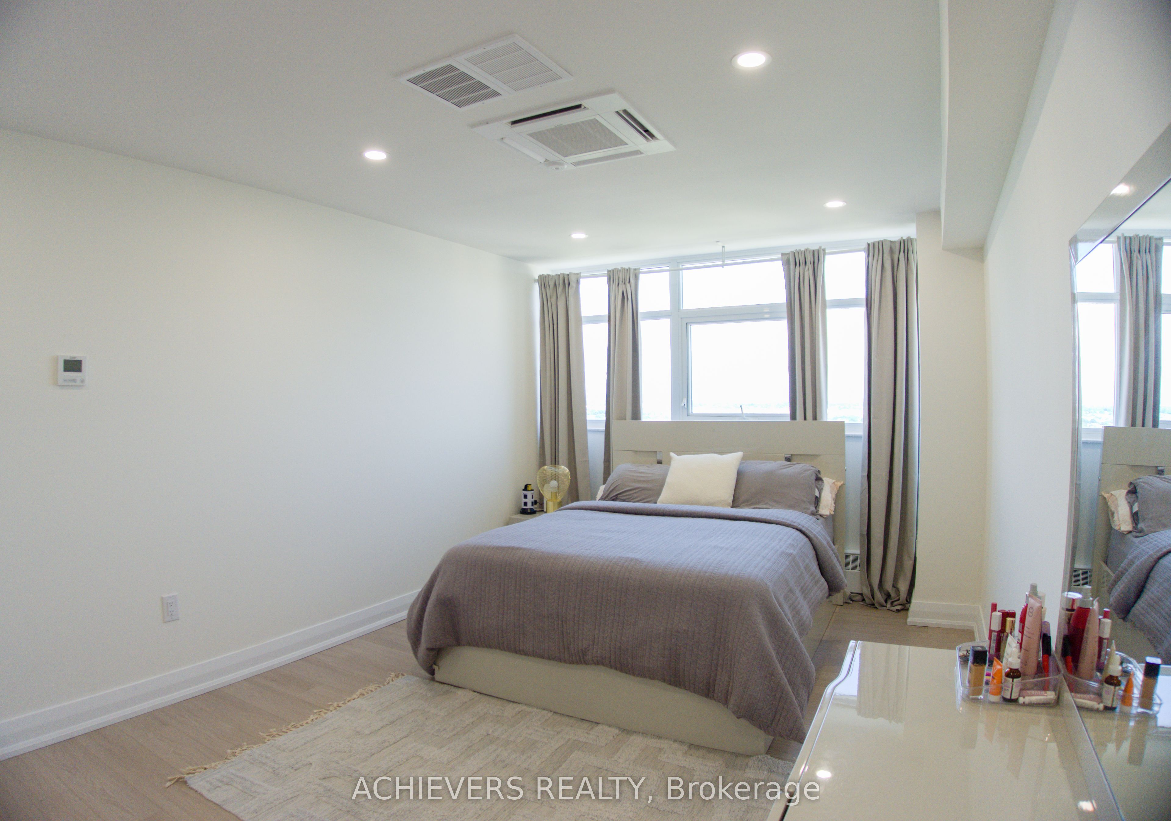 100 Echo Point Ph 6 Property Photo 26