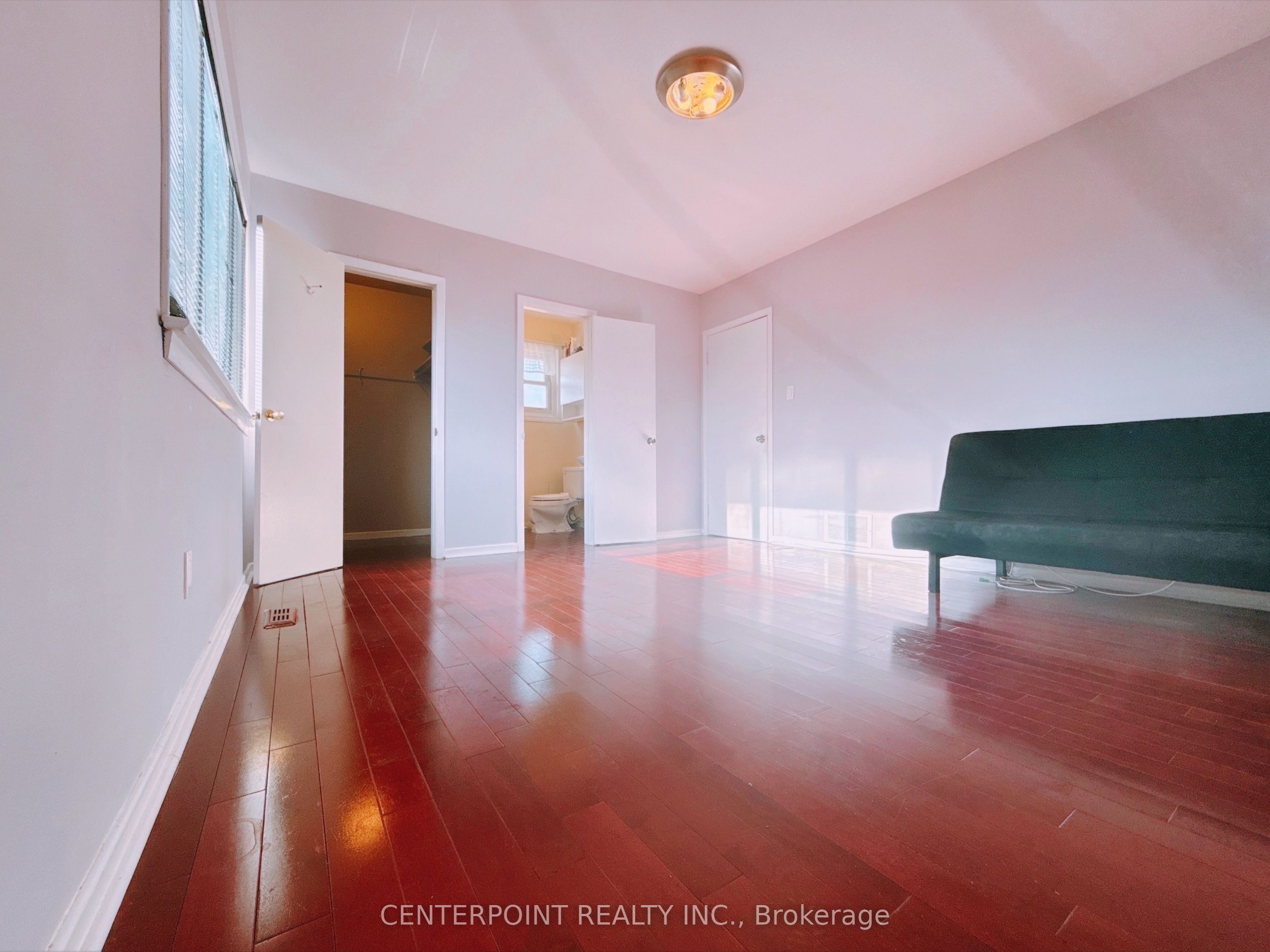 9 Oakmeadow Boulevard Apt 2 Property Photo 3