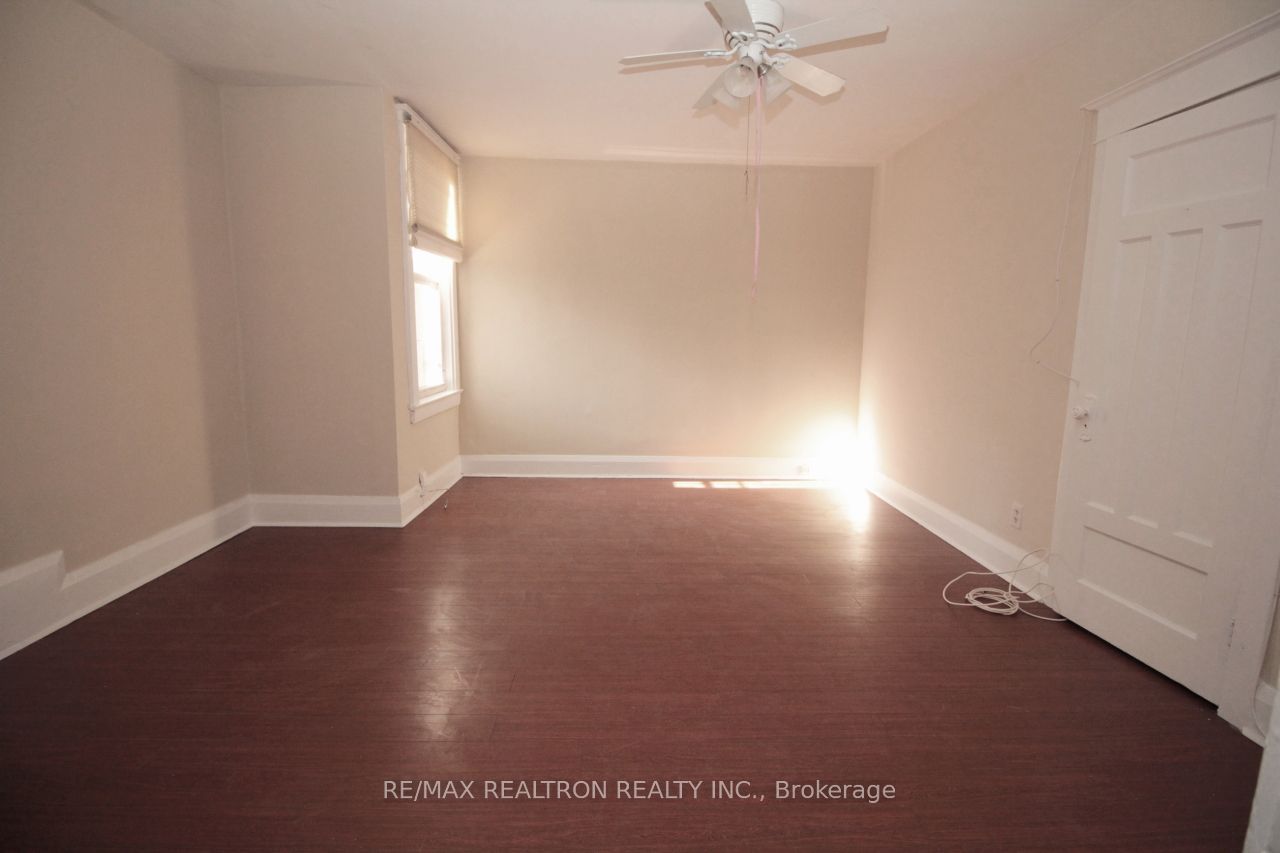 788 Broadview Avenue # A Property Photo 6