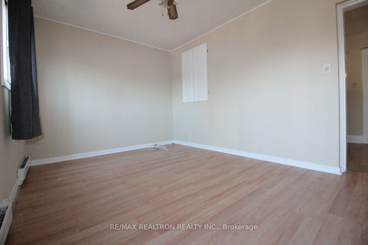 788 Broadview Avenue # A Property Photo 7