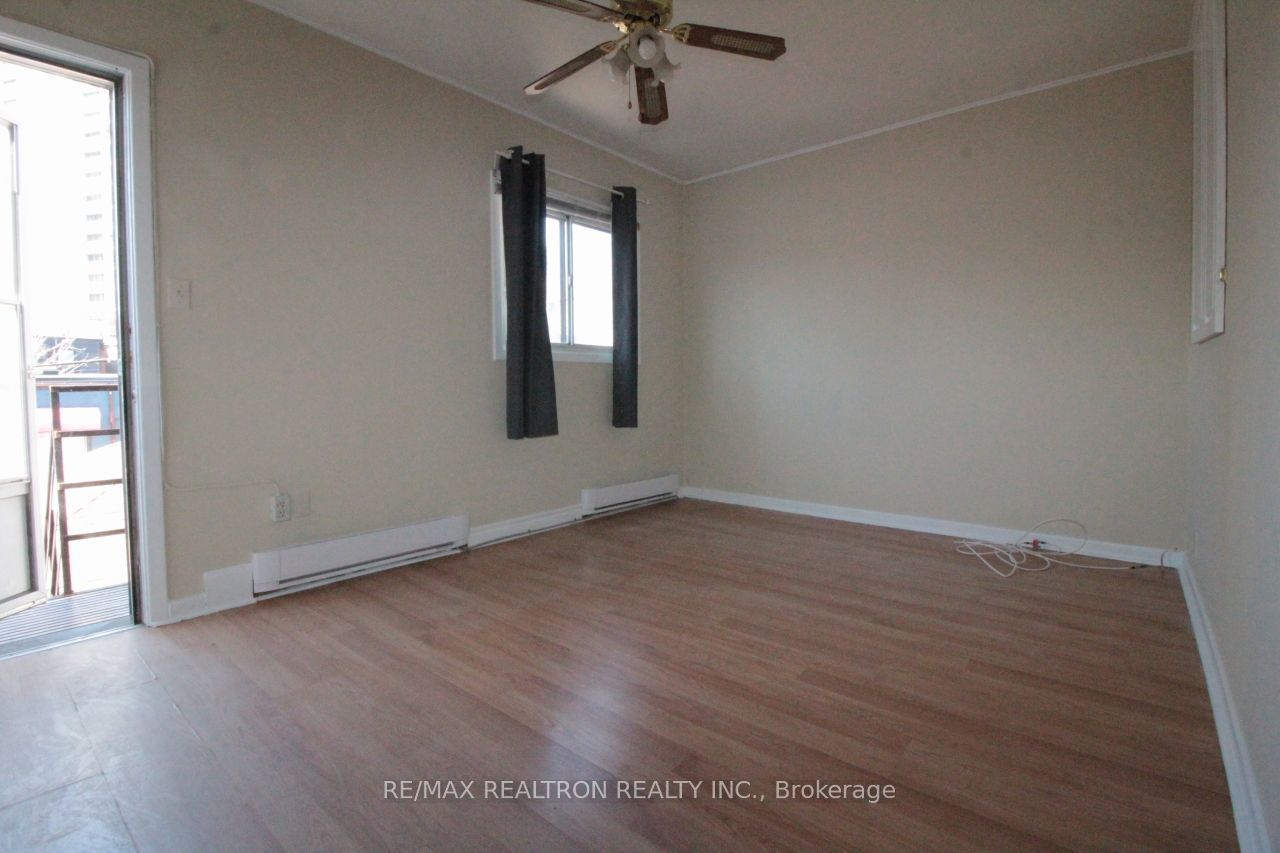 788 Broadview Avenue # A Property Photo 8