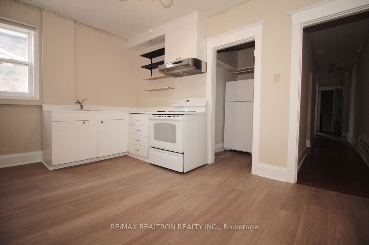 788 Broadview Avenue # A Property Photo 10