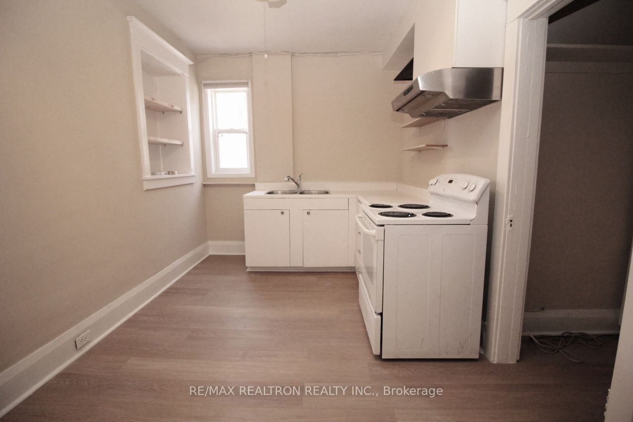 788 Broadview Avenue # A Property Photo 13