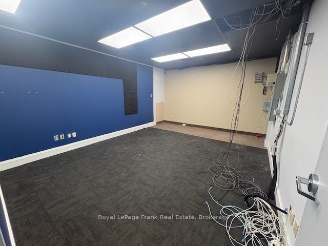 701 Rossland Road E 202 Property Photo 6