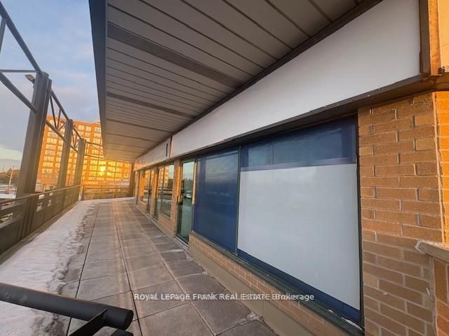 701 Rossland Road E 202 Property Photo 7