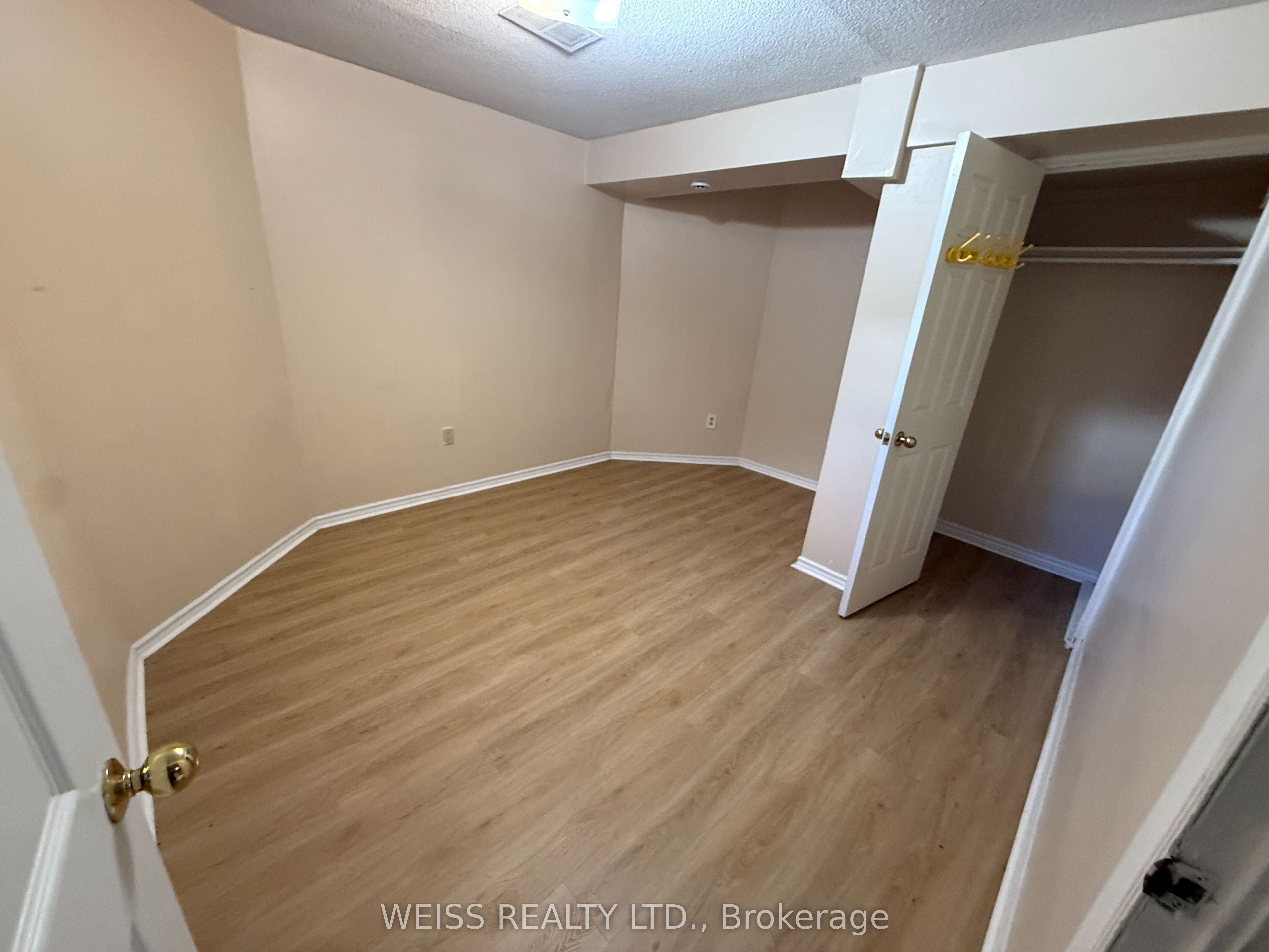 4063 Ellesmere Road Bsmt Property Photo 7