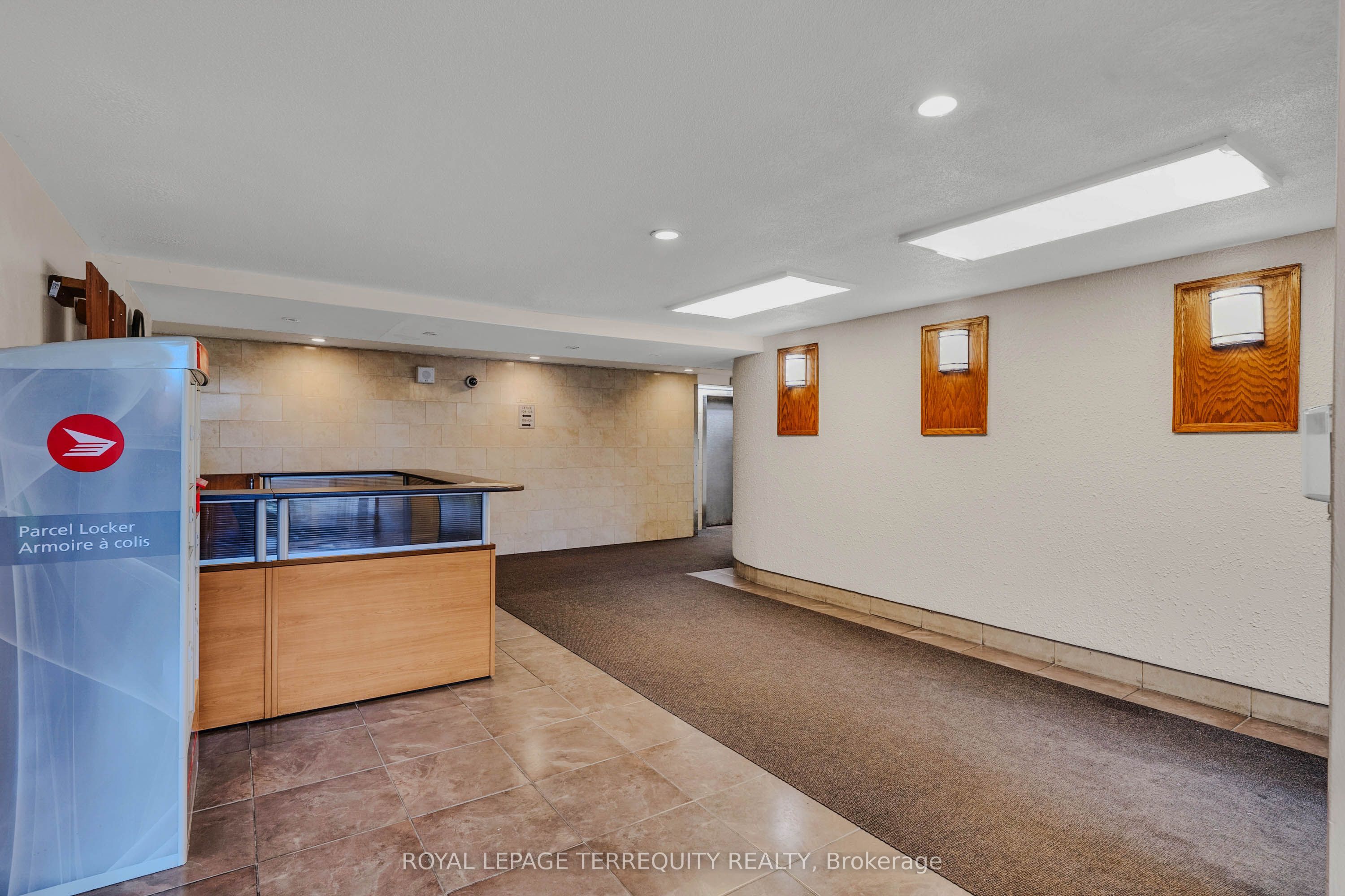 180 Markham Road 816 Property Photo 3