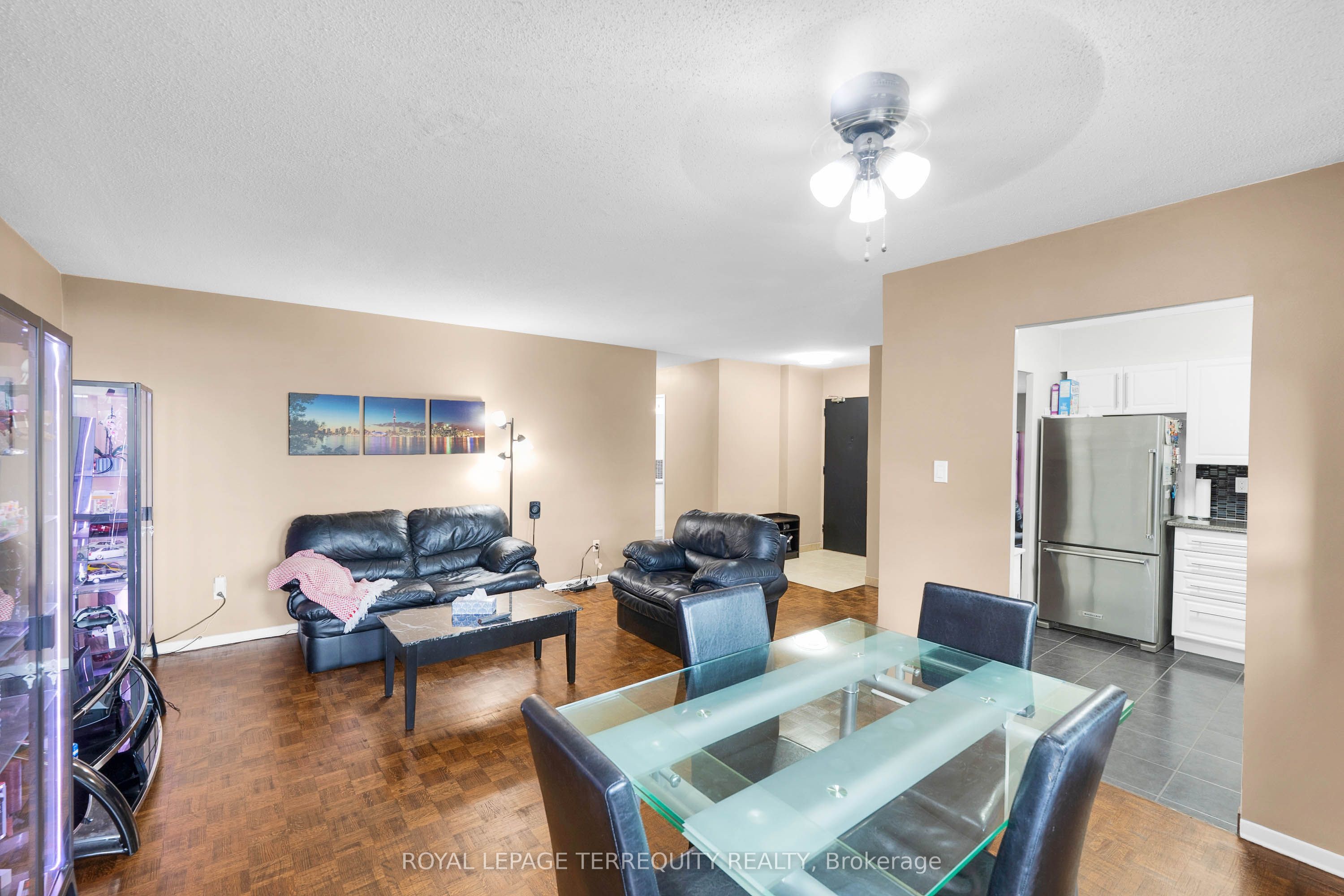 180 Markham Road 816 Property Photo 8