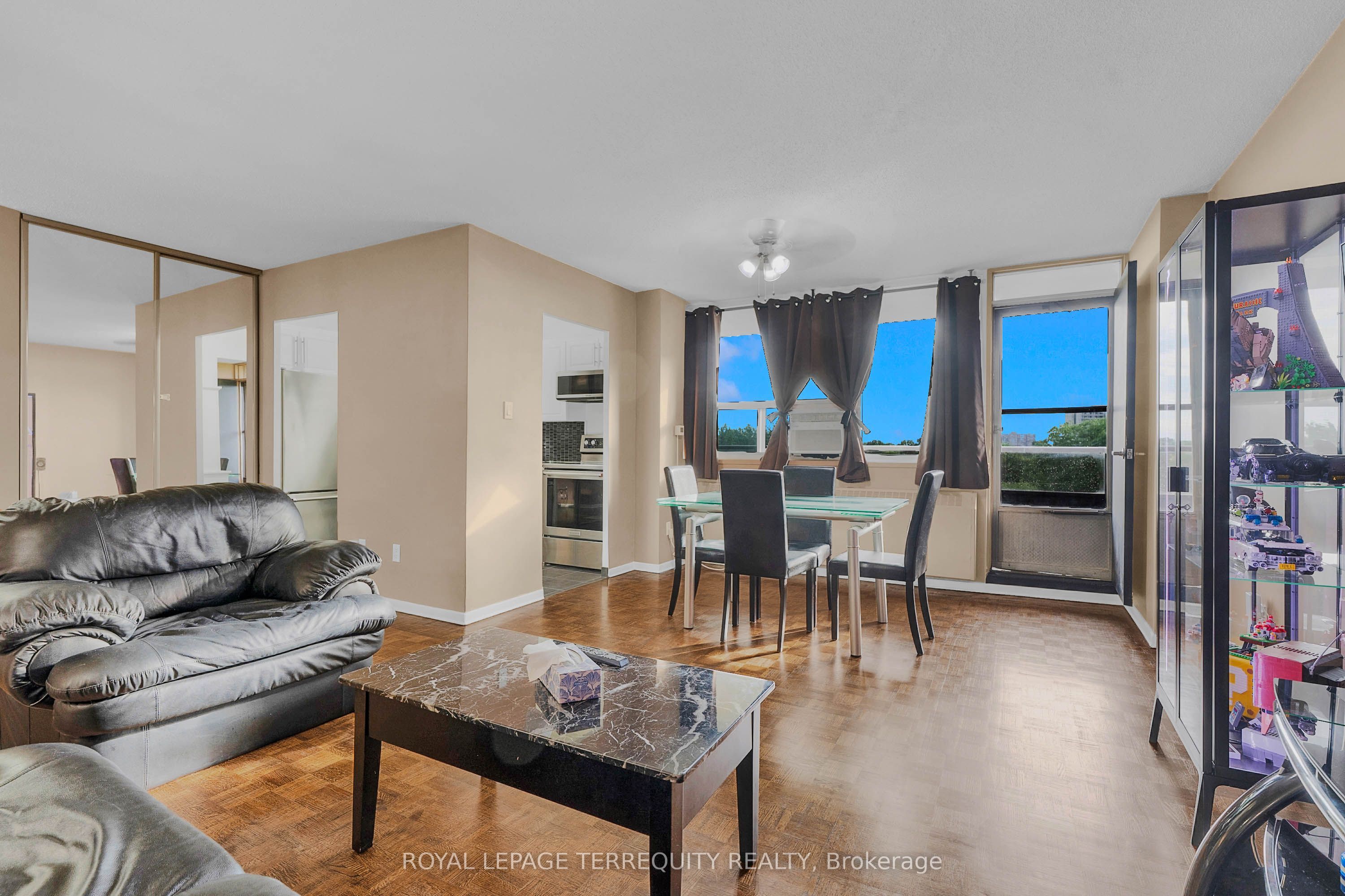 180 Markham Road 816 Property Photo 12